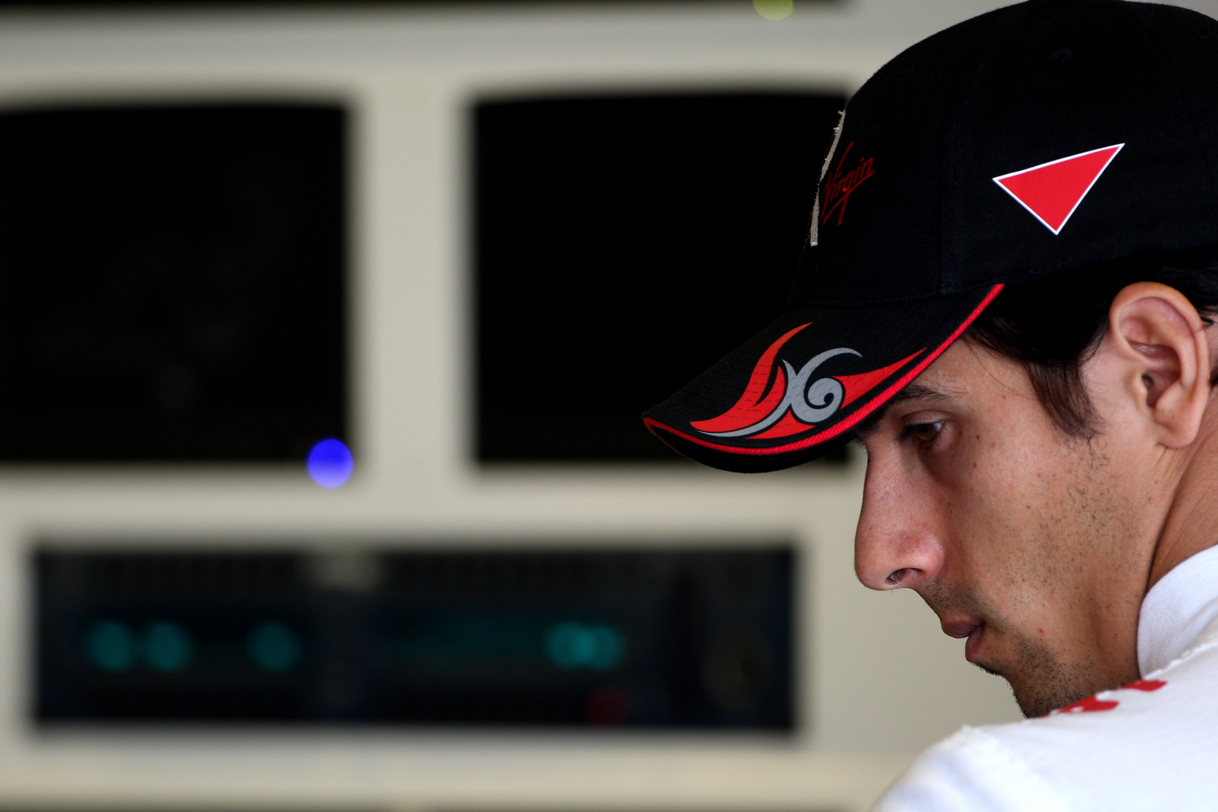 Di Grassi in beeld als testcoureur Pirelli