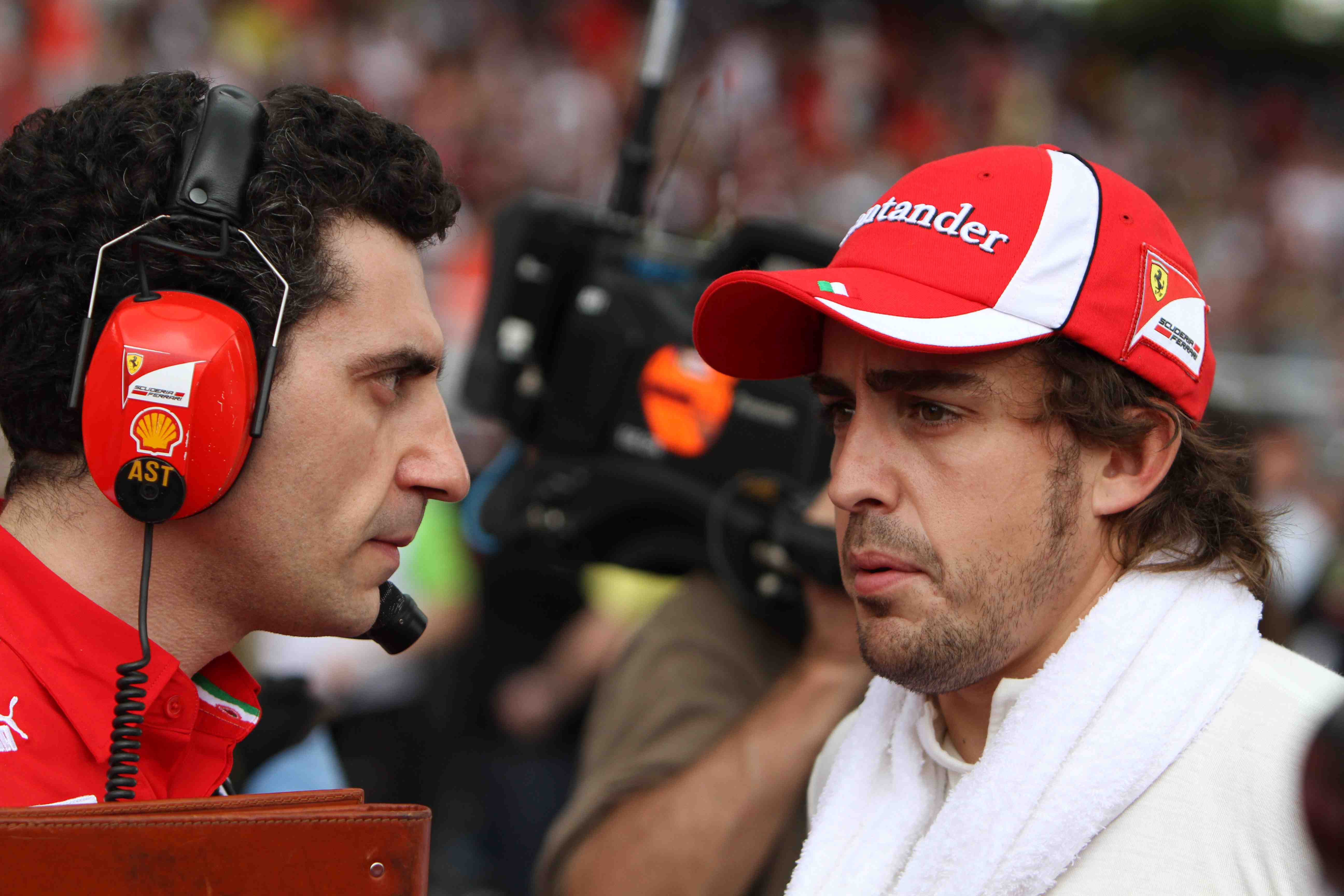 Alonso: ‘Vettel is momenteel buiten bereik’