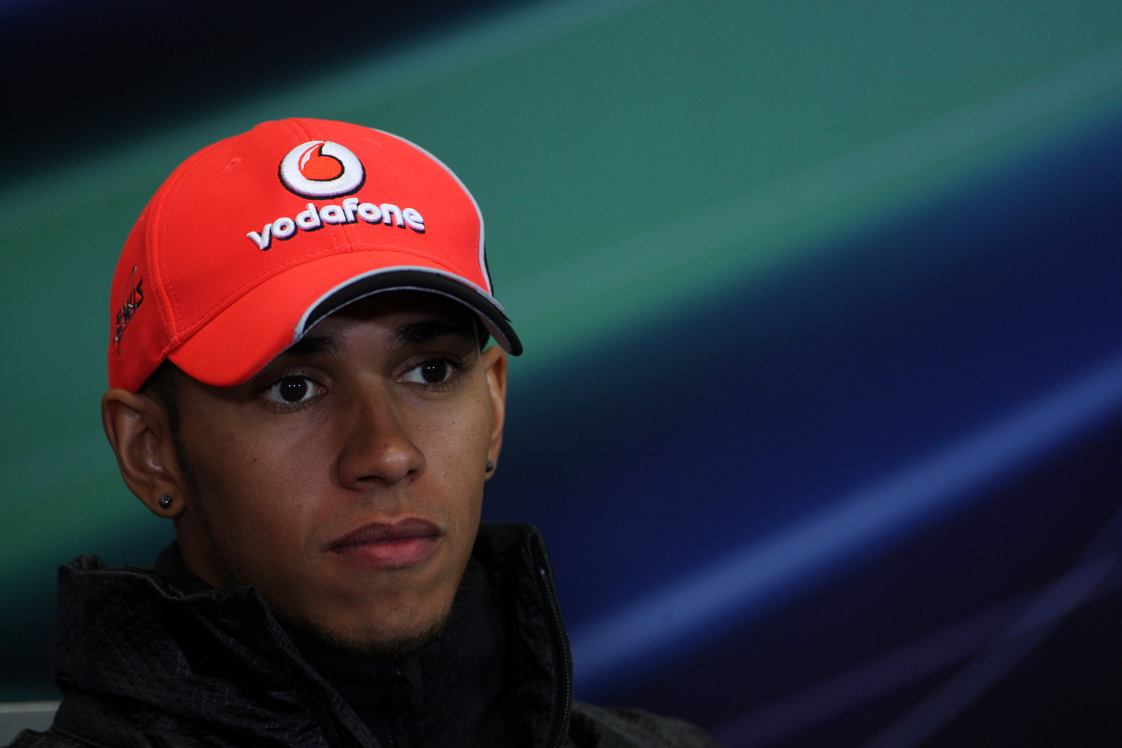 Hamilton voorzichtig over kansen McLaren