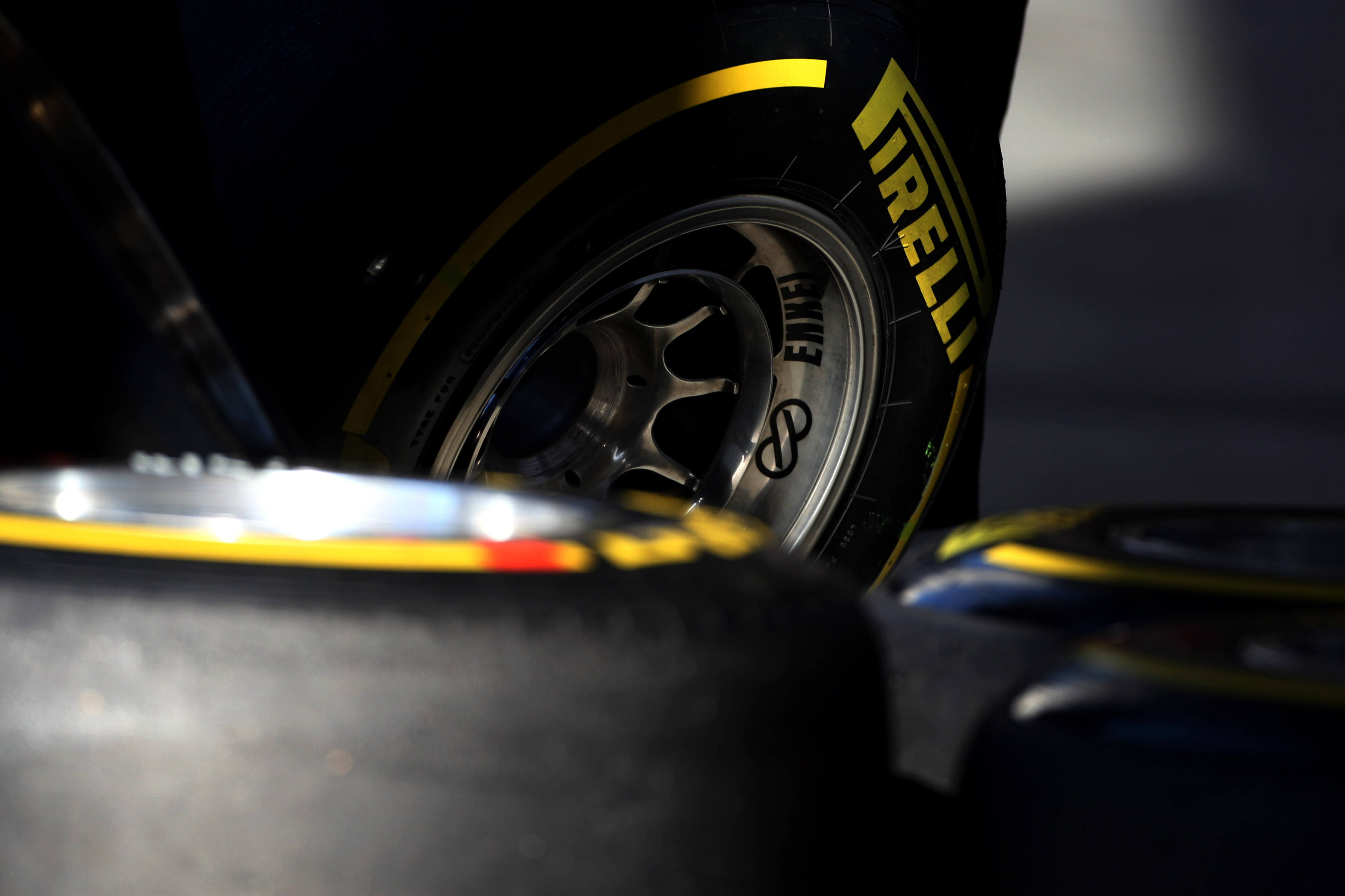 Ecclestone: ‘Spektakel volledig te danken aan Pirelli’