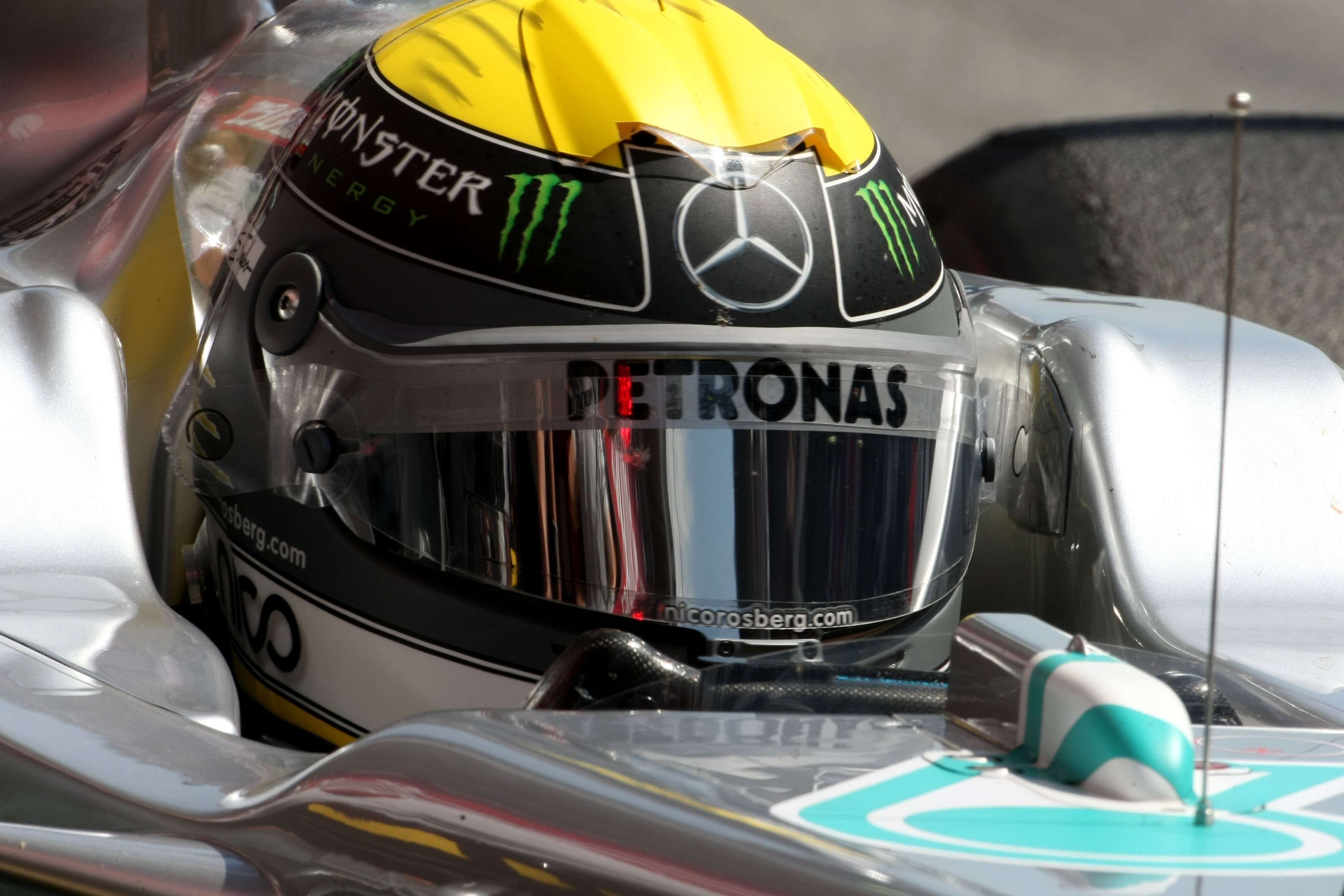 Alles zit tegen voor Rosberg