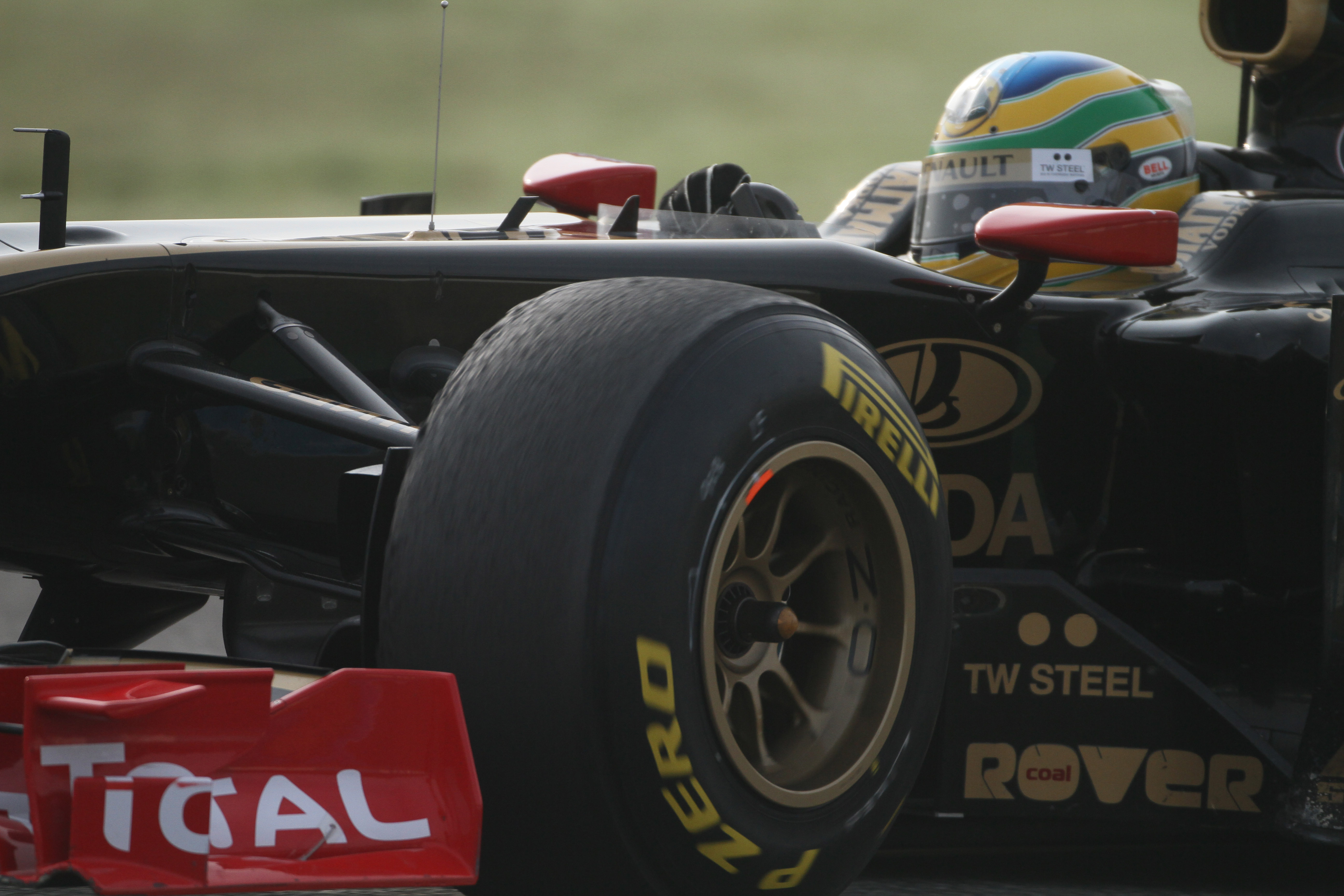 Video: Senna rijdt omgekeerd door Eau Rouge
