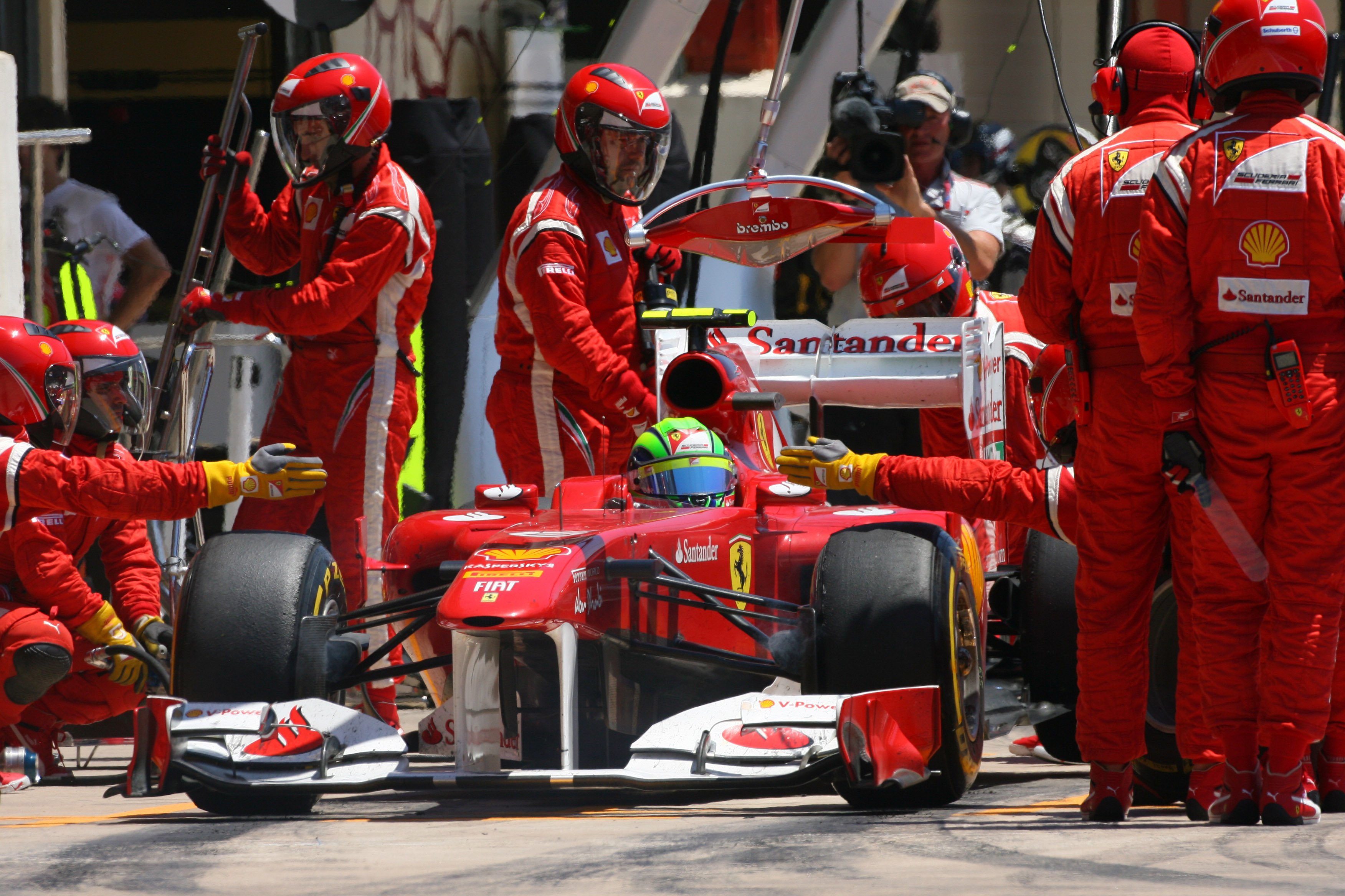 Massa loopt vierde plaats mis door slechte pitstop