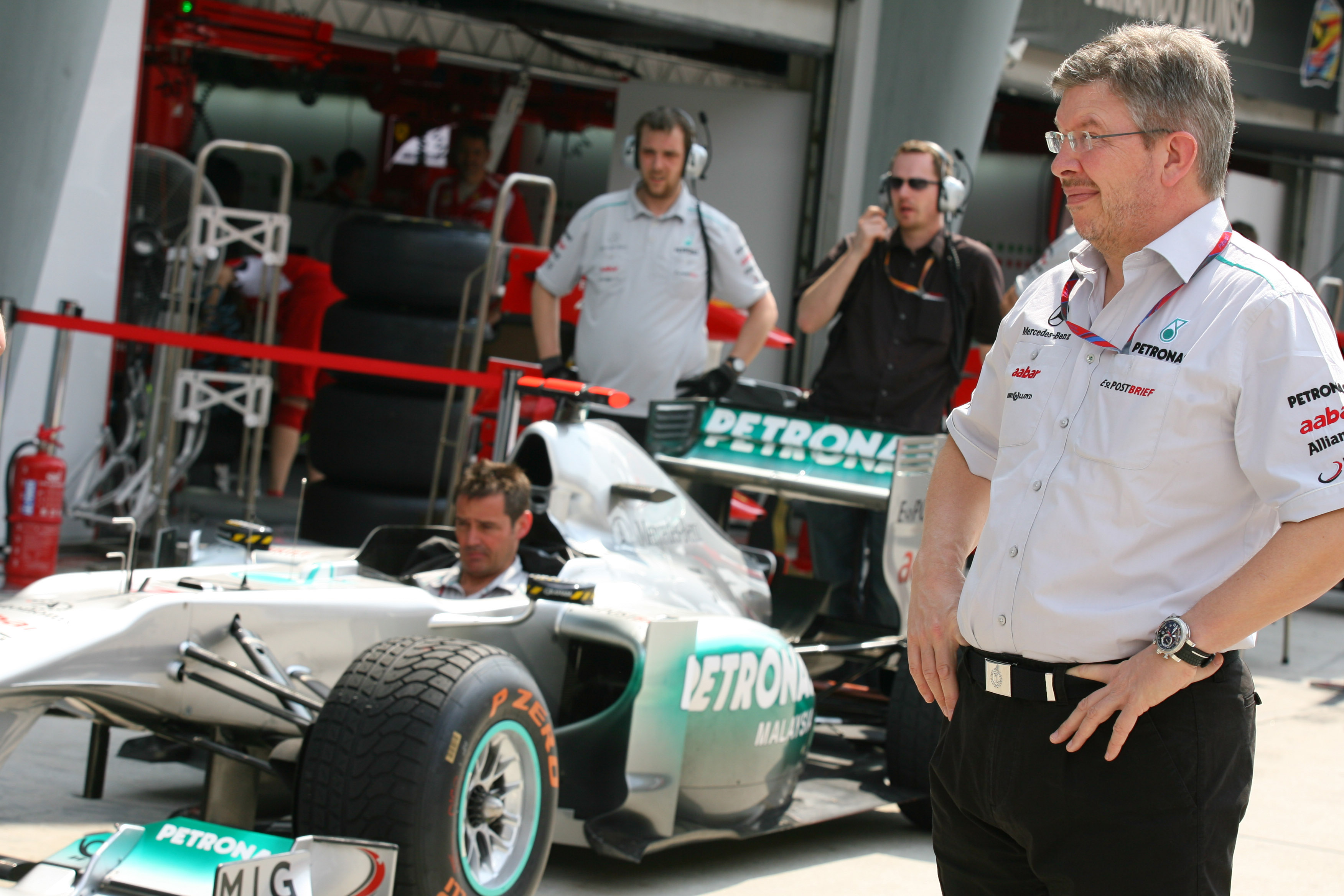 Brawn: ‘Mercedes komt op technisch gebied tekort’
