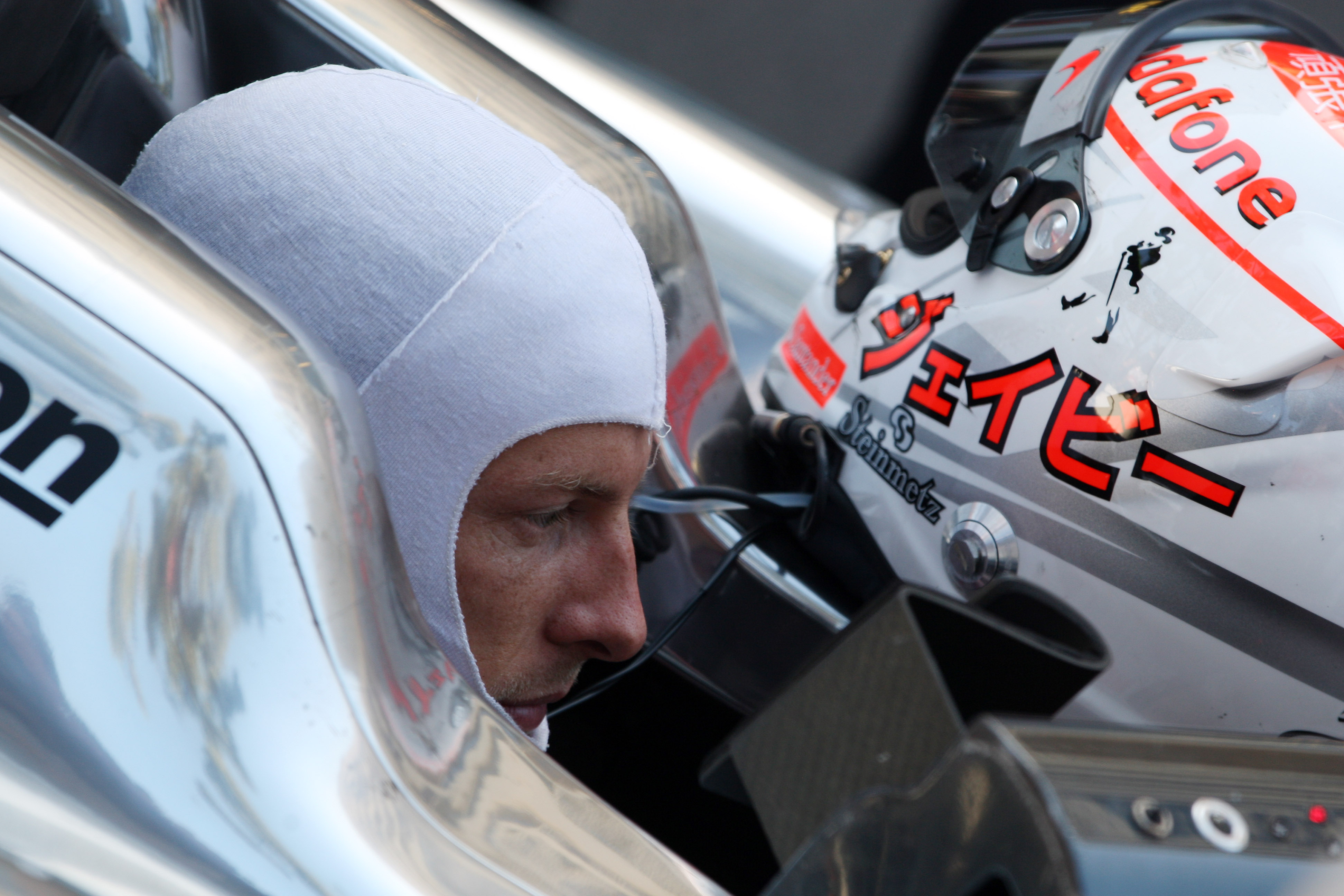 Button: ‘Mercedes en Ferrari kunnen verrassen’