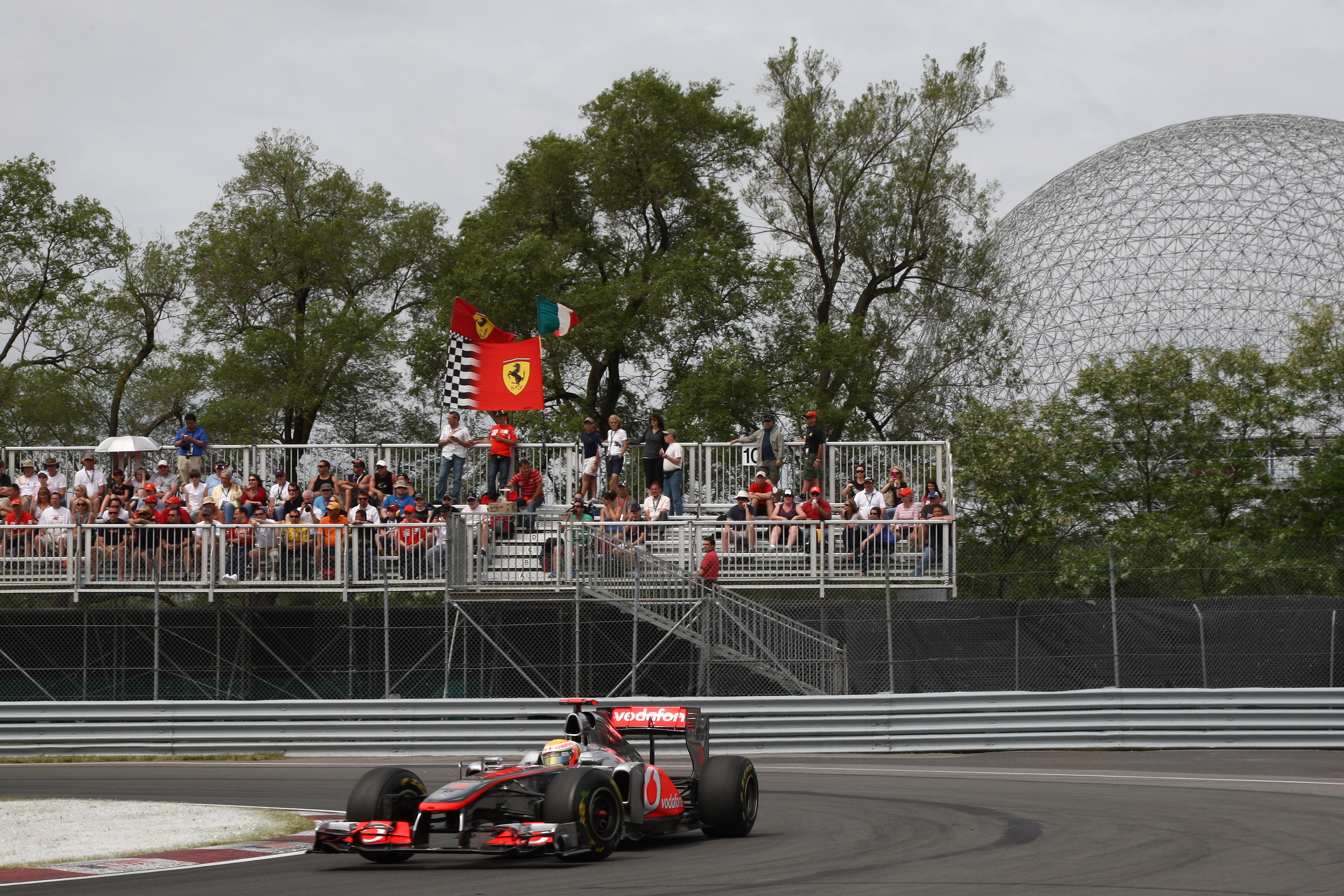 Hamilton zet vraagtekens bij racetempo McLaren