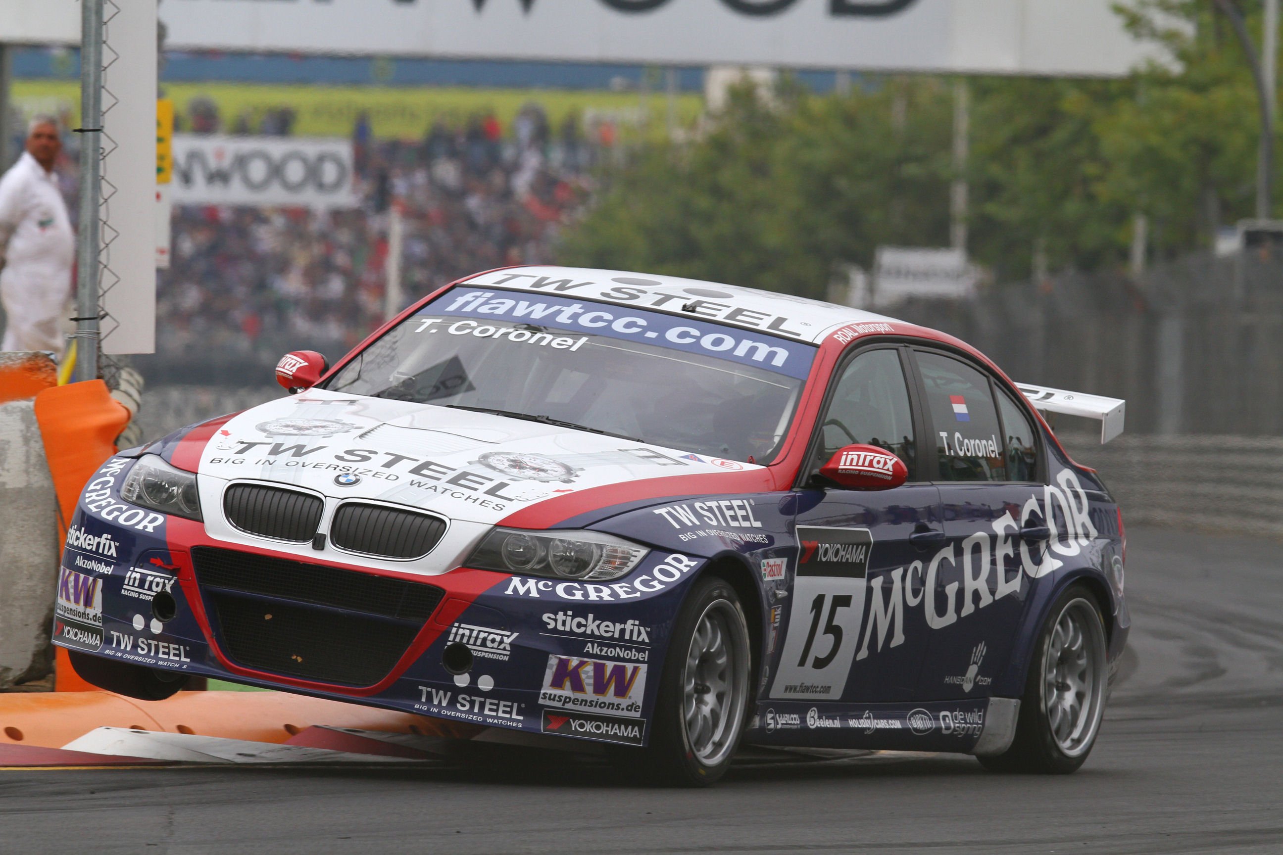 Video: Coronel vijfde in WTCC