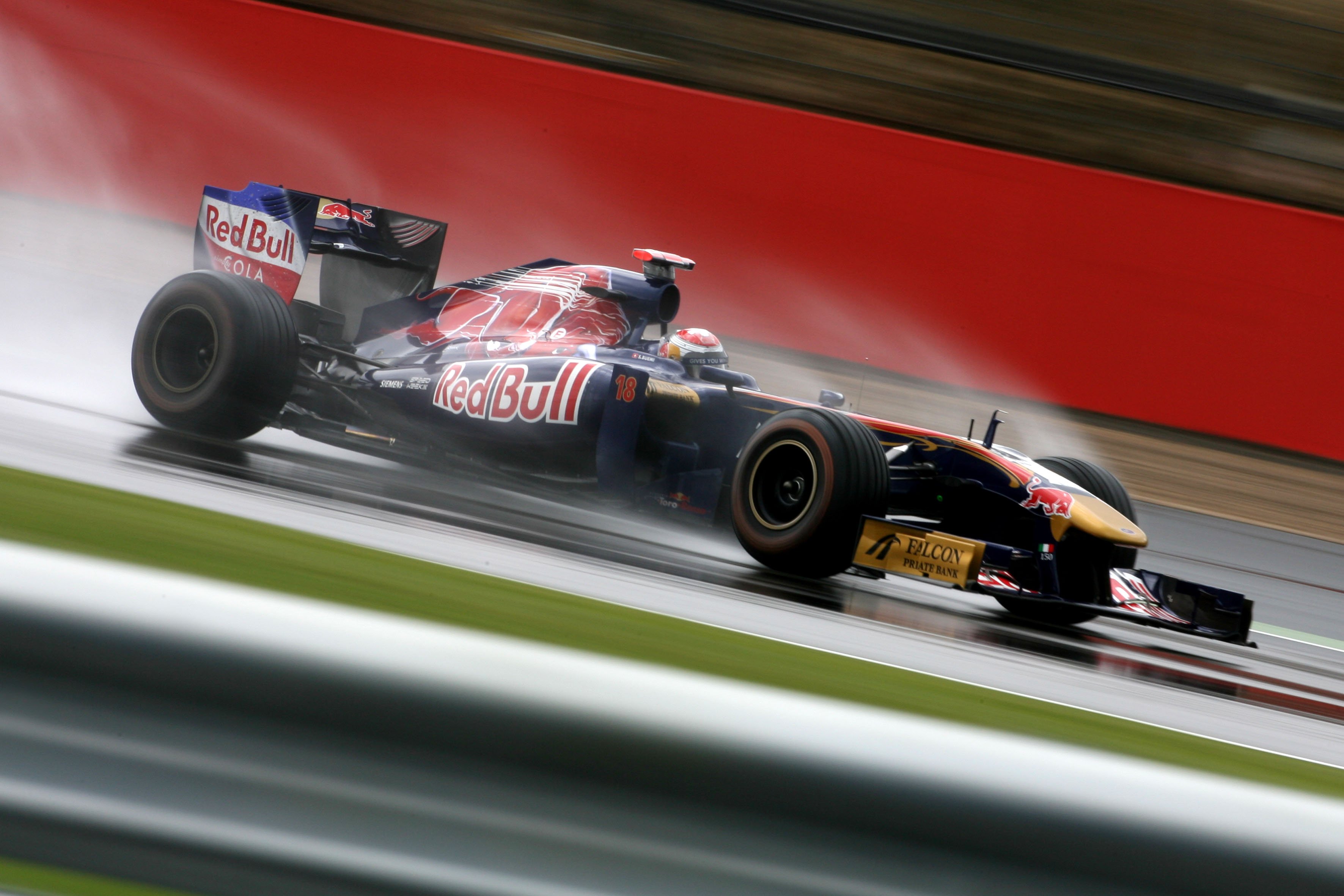 Toro Rosso leeft zich uit in de regen