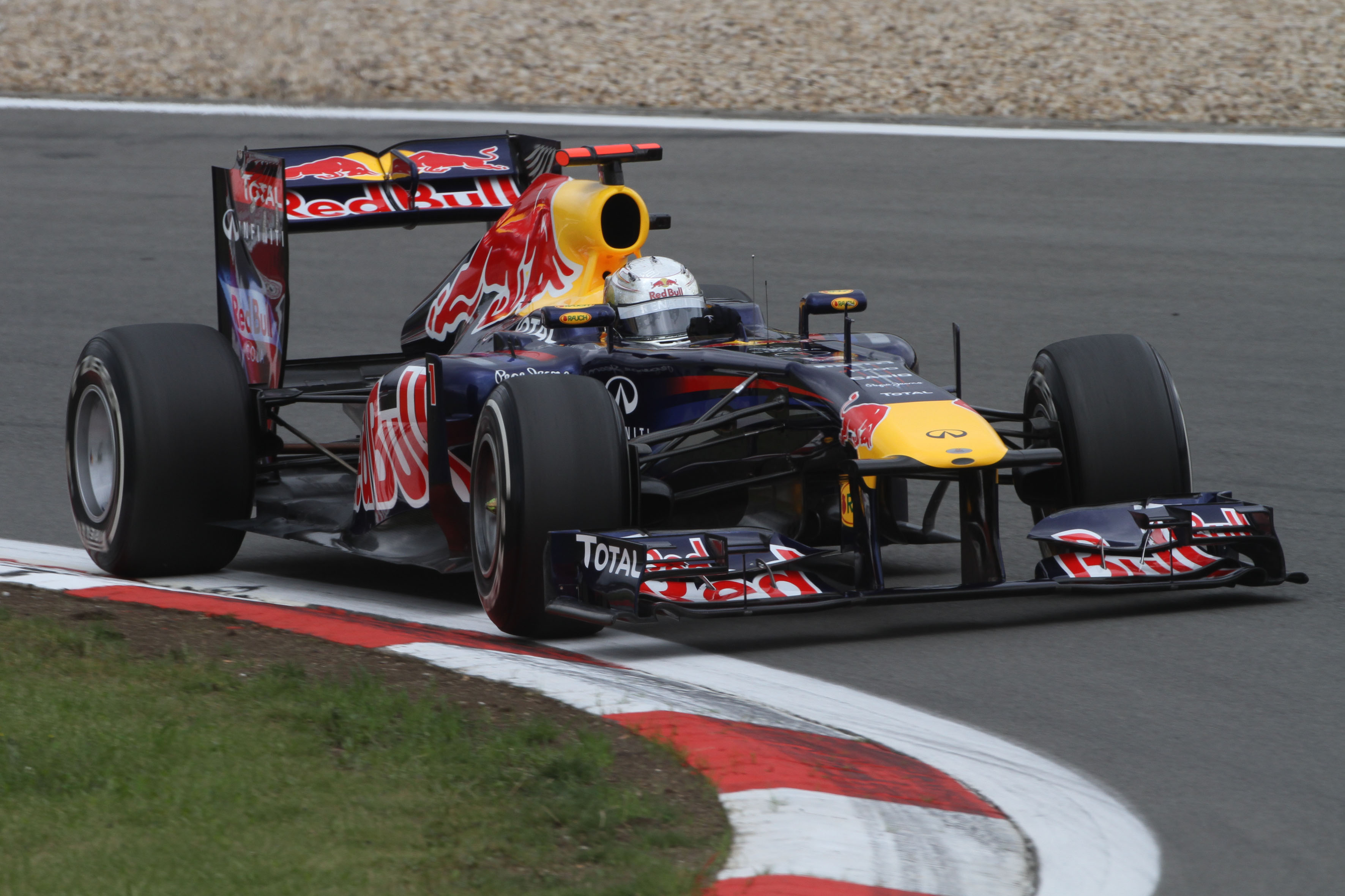 VT3: Vettel sluit trainingen als snelste af