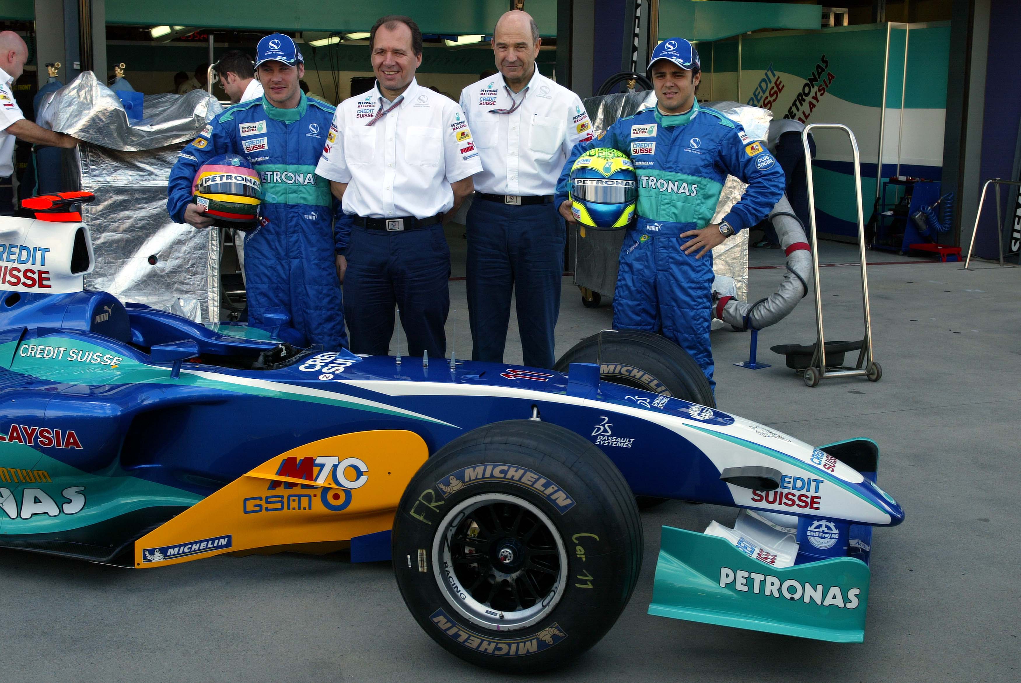 Villeneuve komt op voor Massa