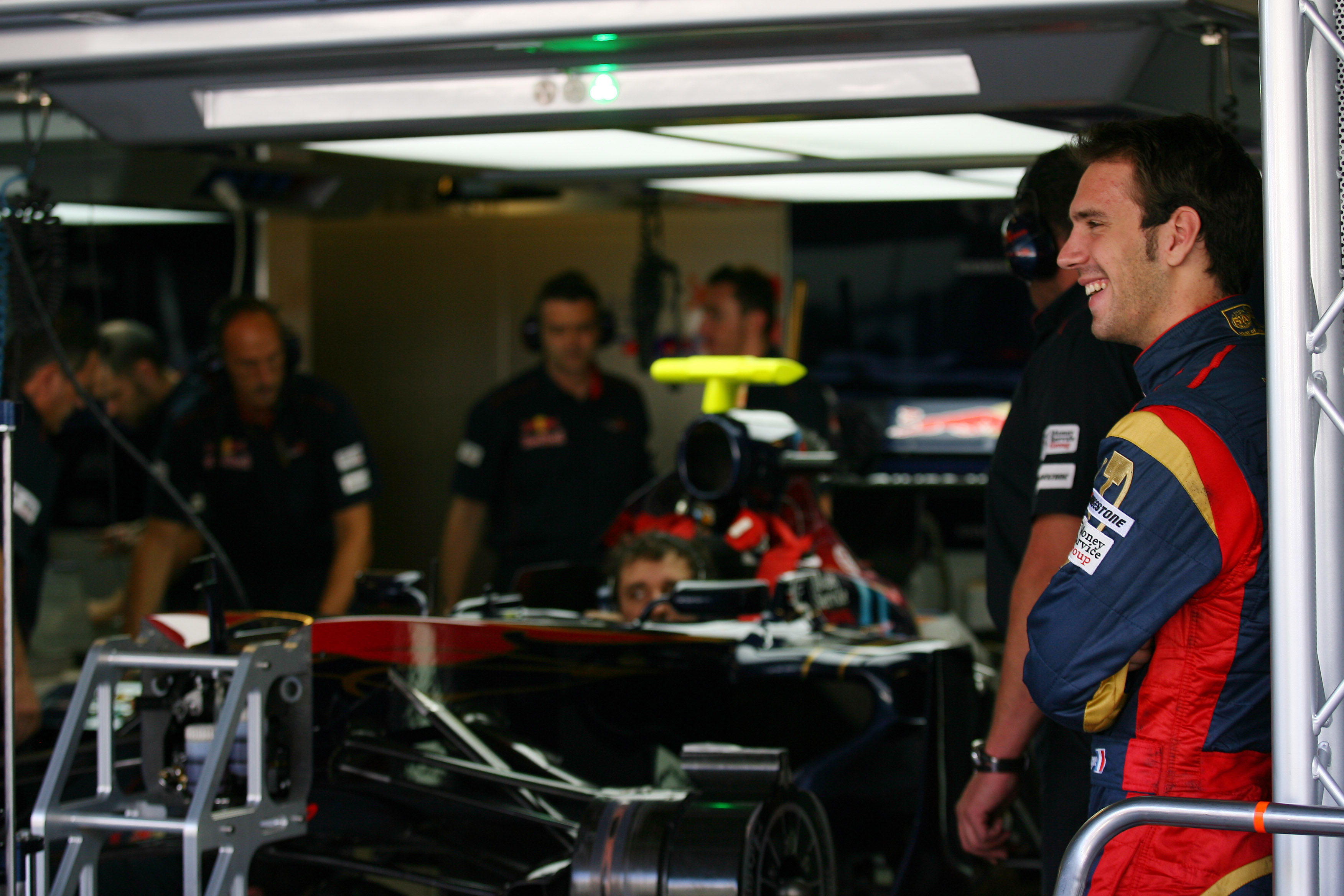 Vergne rijdt eerste training voor Toro Rosso