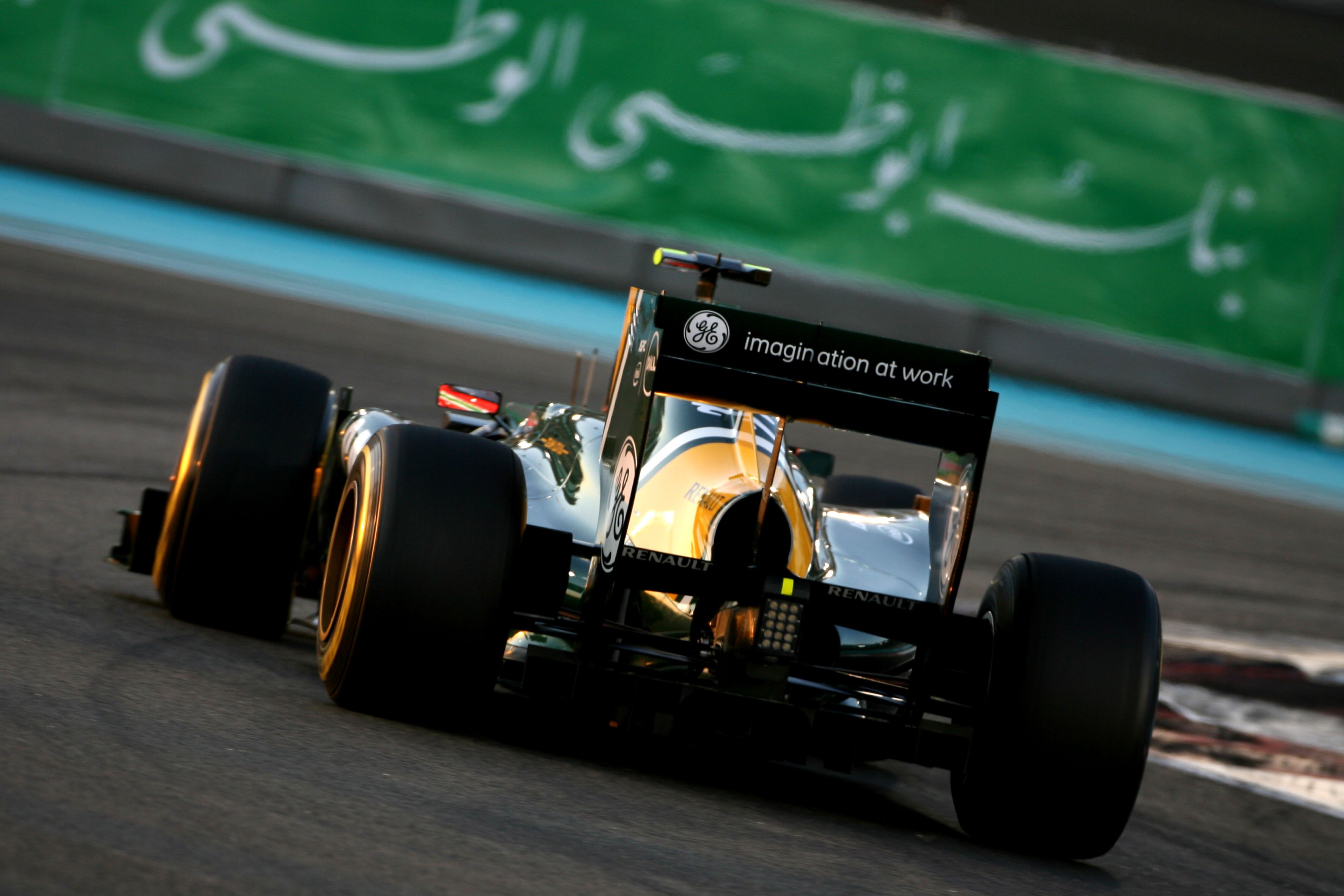 Team Lotus vol goede moed naar Brazilië