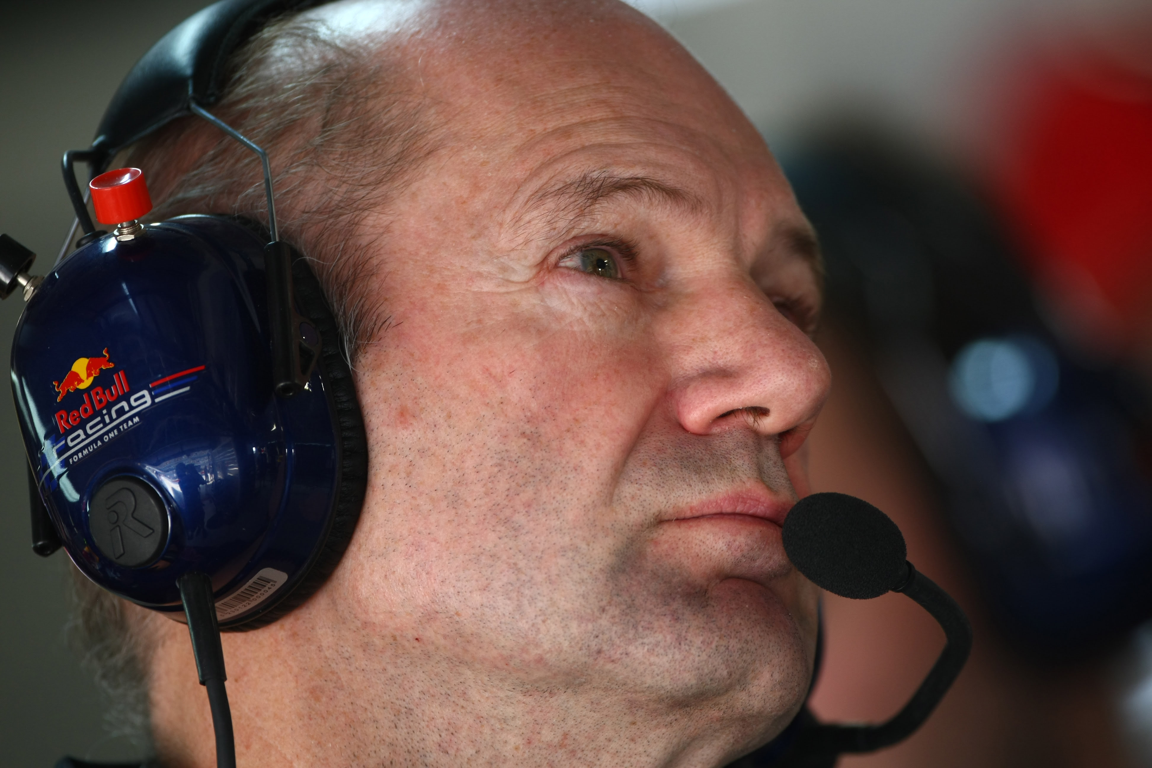 Newey sluit vertrek bij Red Bull uit