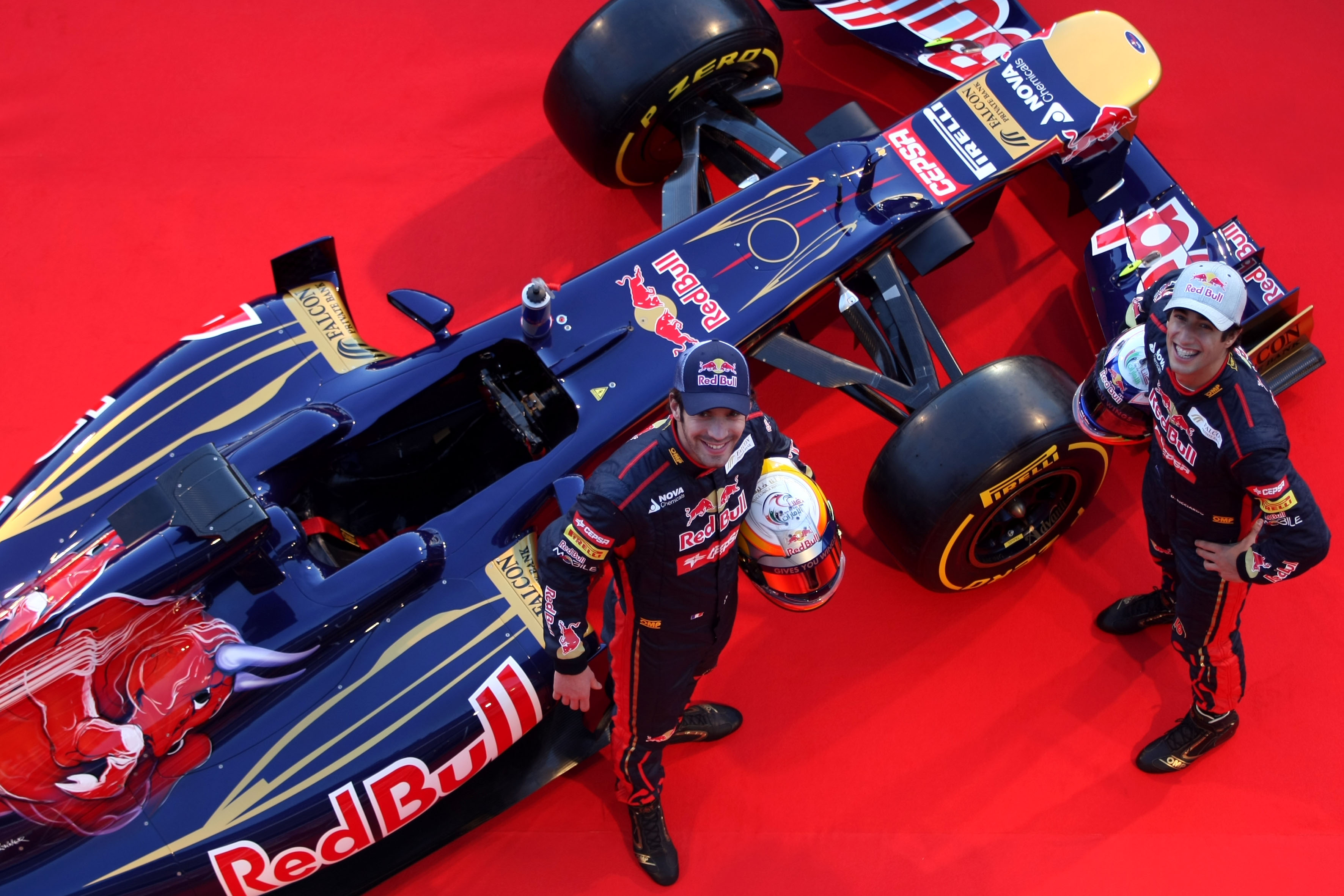 Tost onzeker over snelle promotie Toro Rosso-rijders