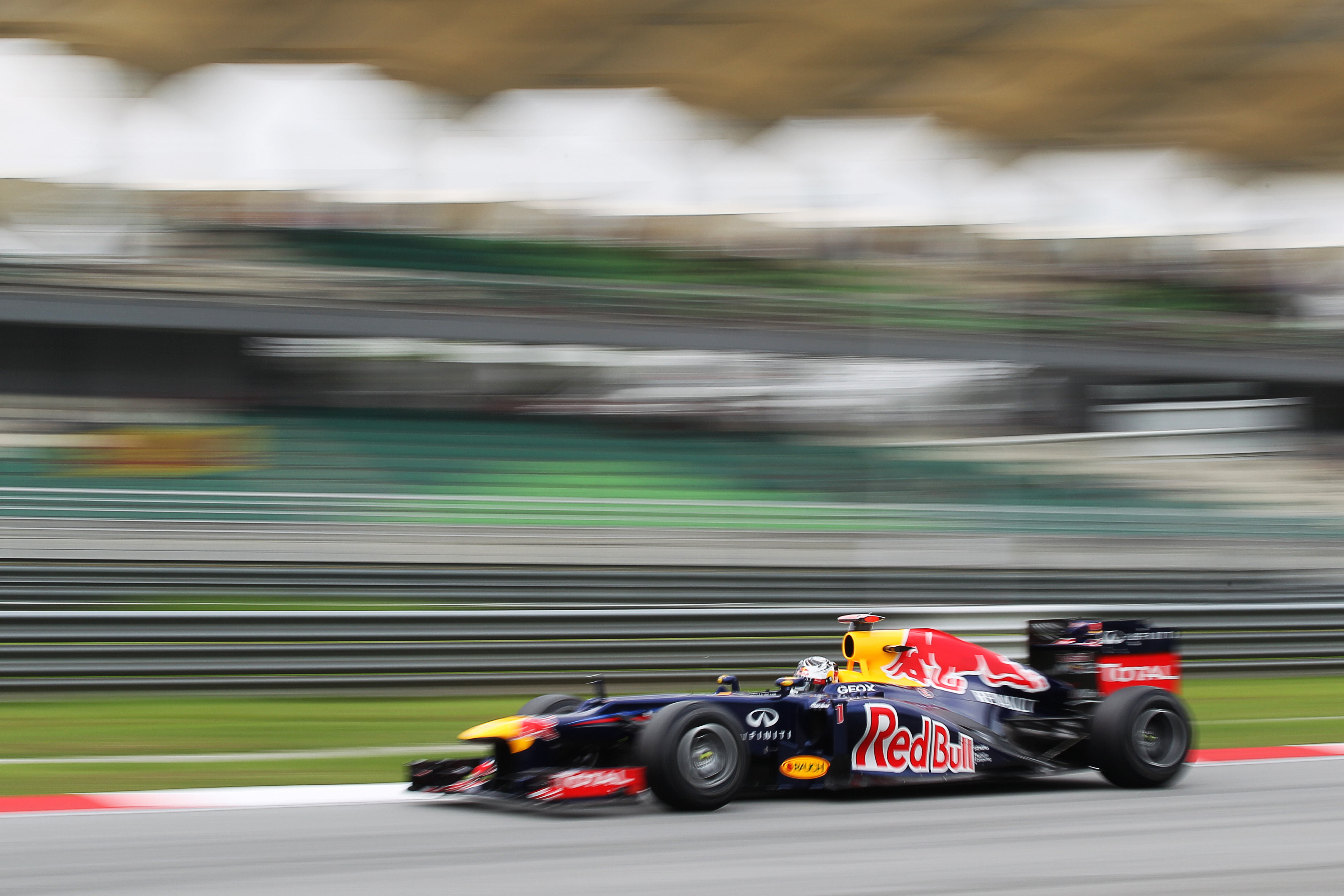 Ontevreden Vettel worstelt met zijn auto
