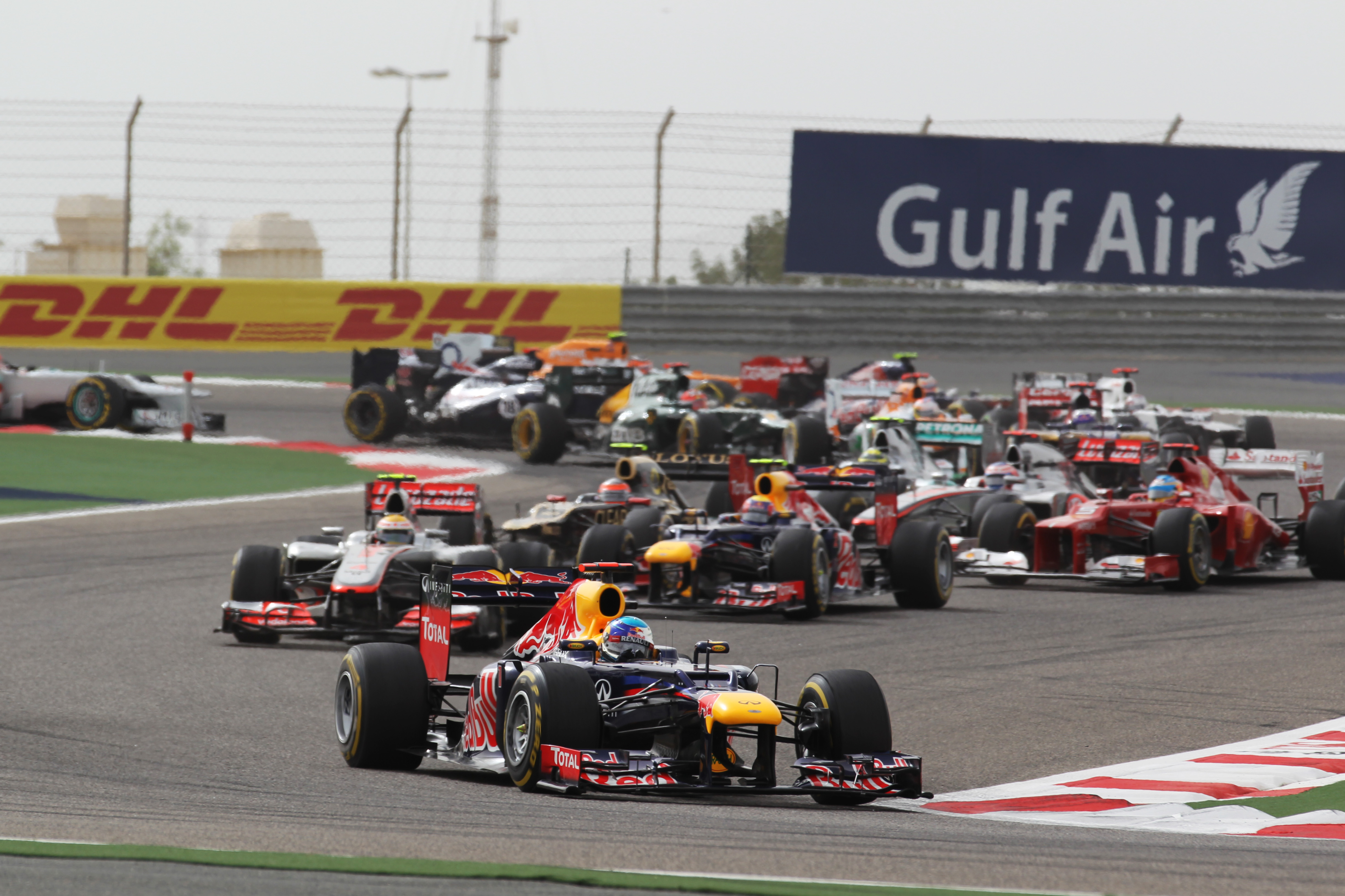 Race: Vettel heeft even concurrentie van Räikkönen