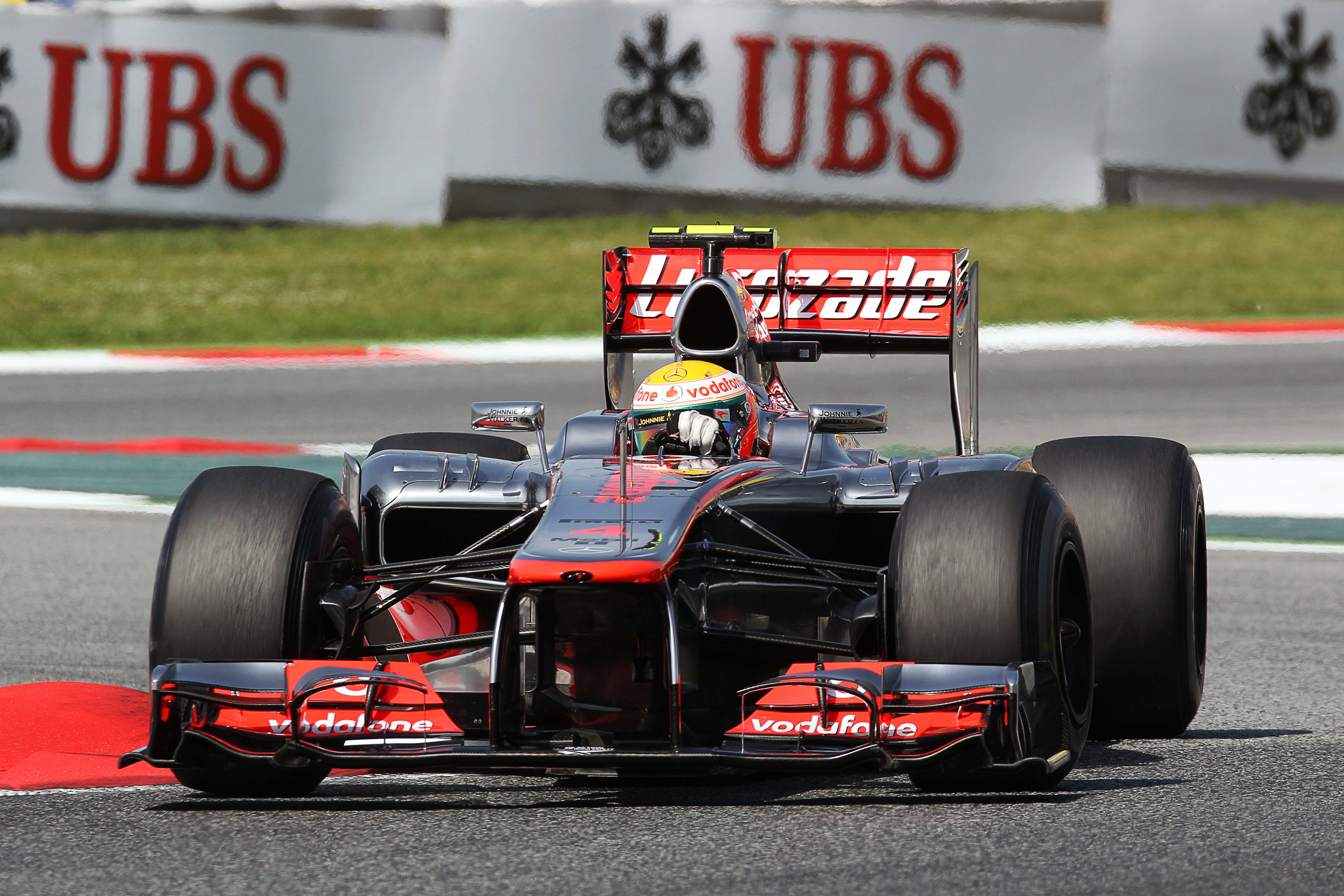 Kwalificatie: Pole voor Hamilton, Maldonado stunt