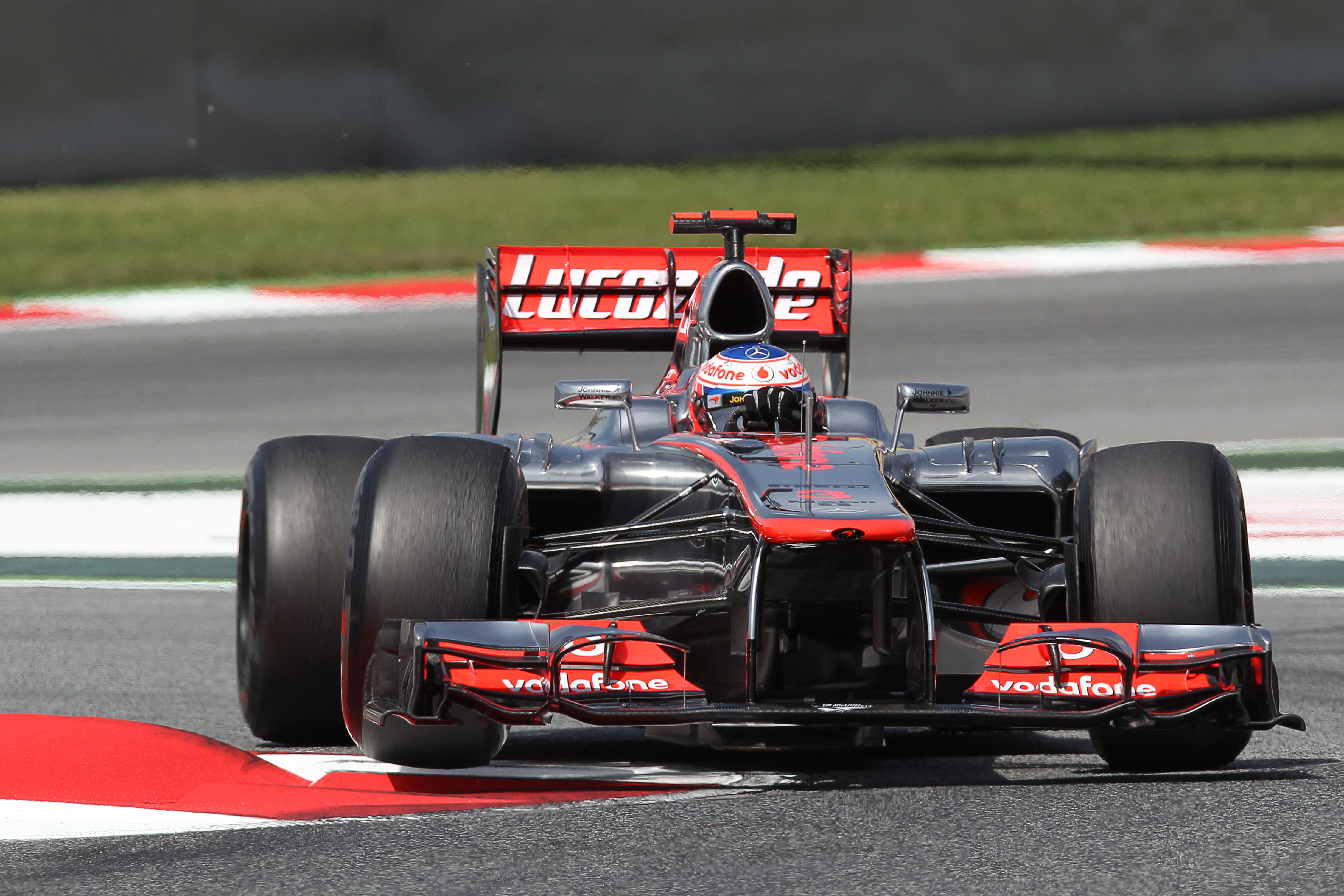 Button: ‘Bezorgd om trage MP4-27’