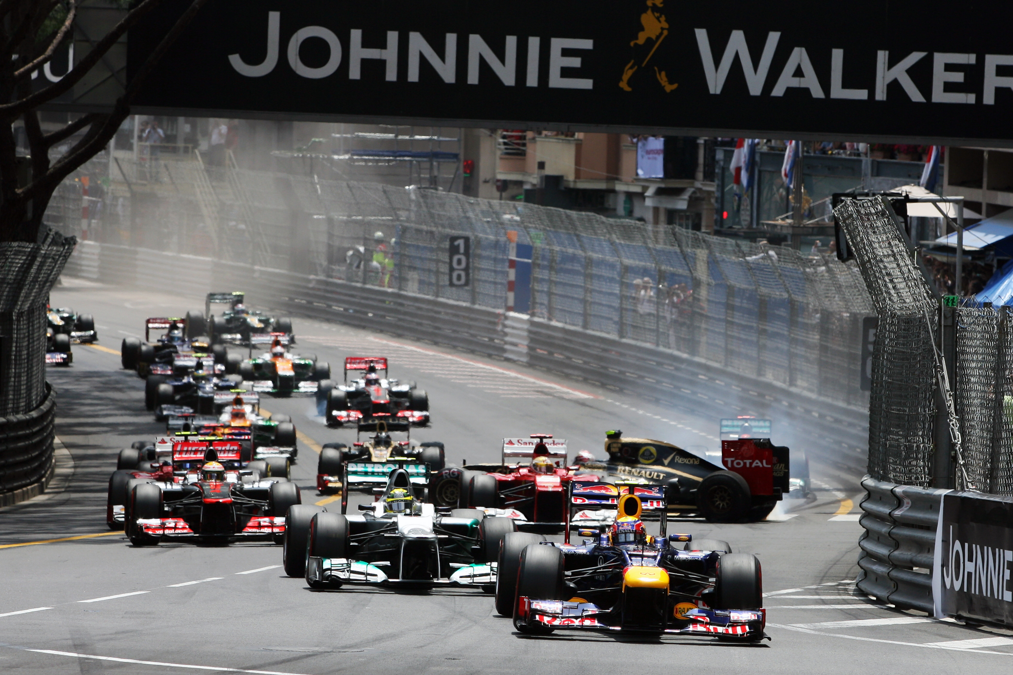 Race: Koelbloedige Webber wint in Monaco