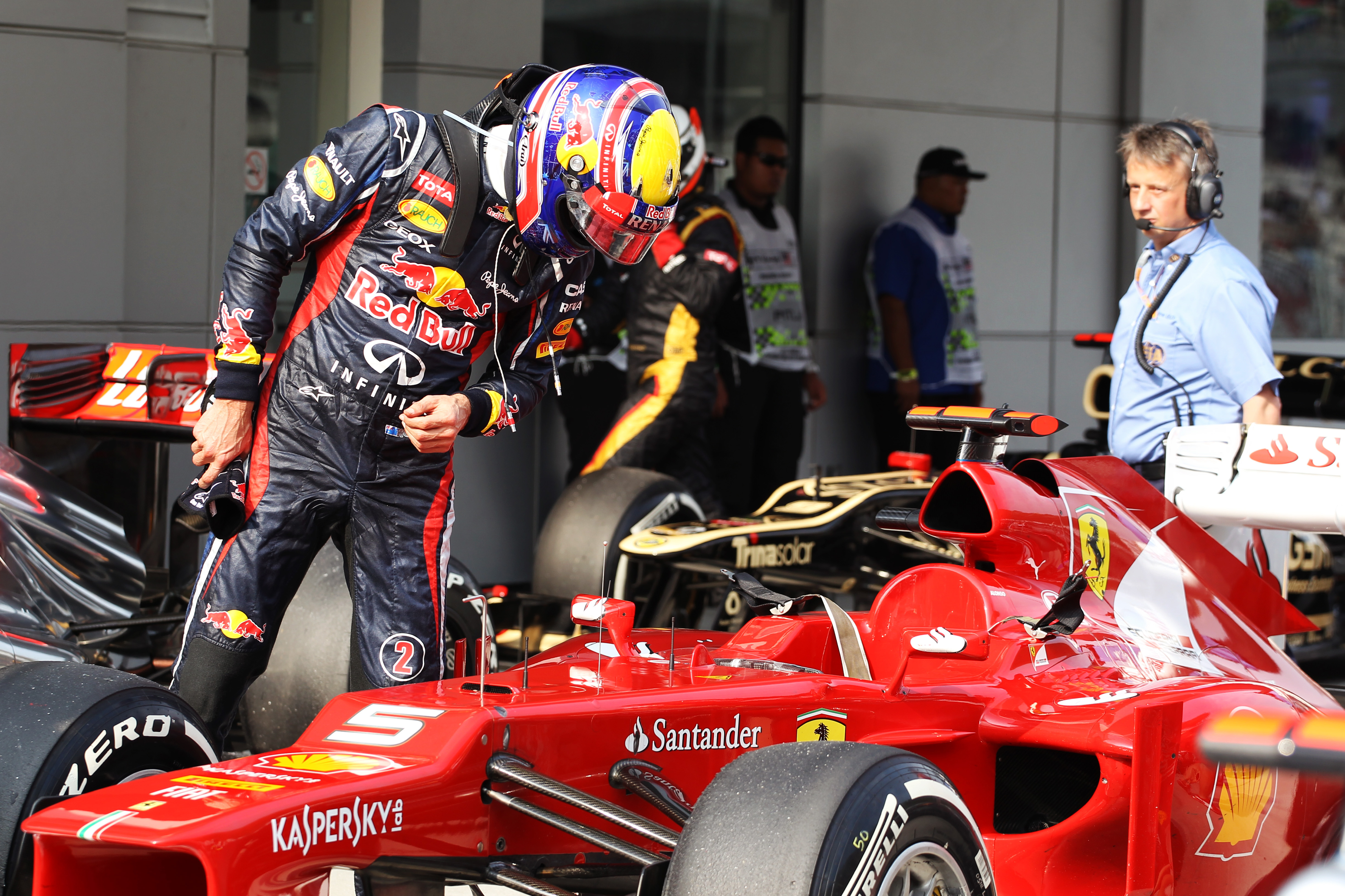 Webber denkt niet aan overstap naar Ferrari