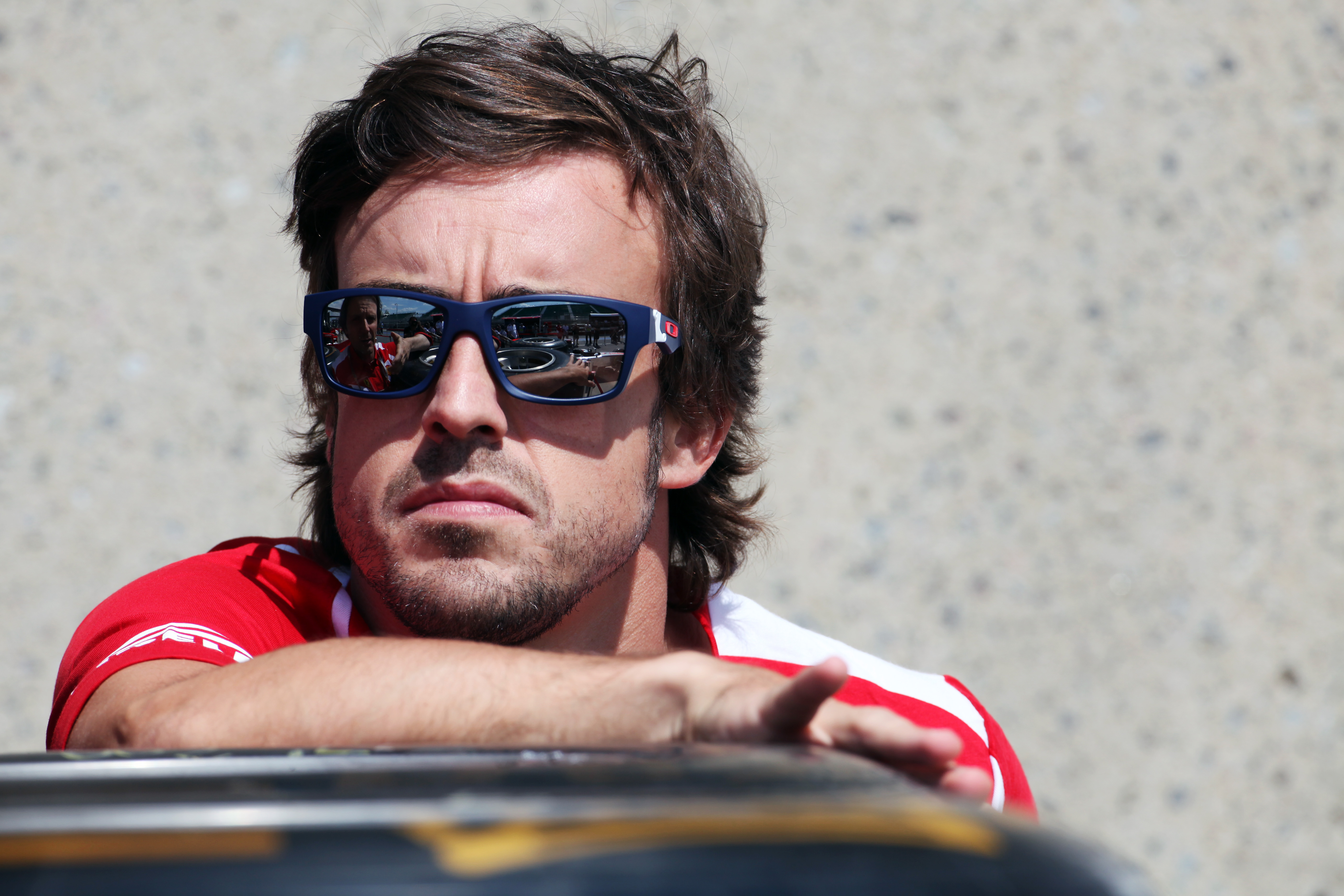 Alonso: ‘Pure snelheid Ferrari moet beter’