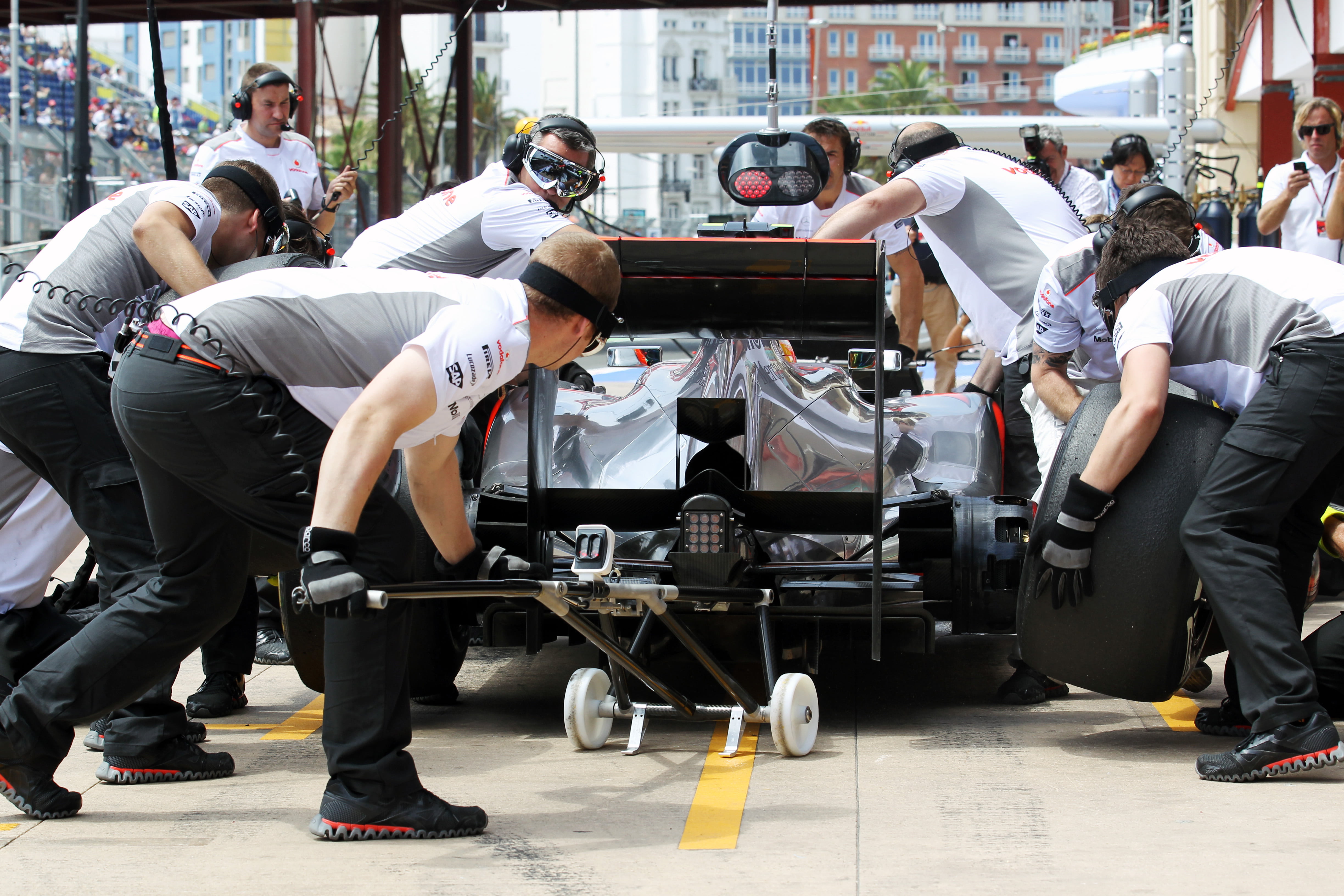 Michael verdedigt matige McLaren-pitstops