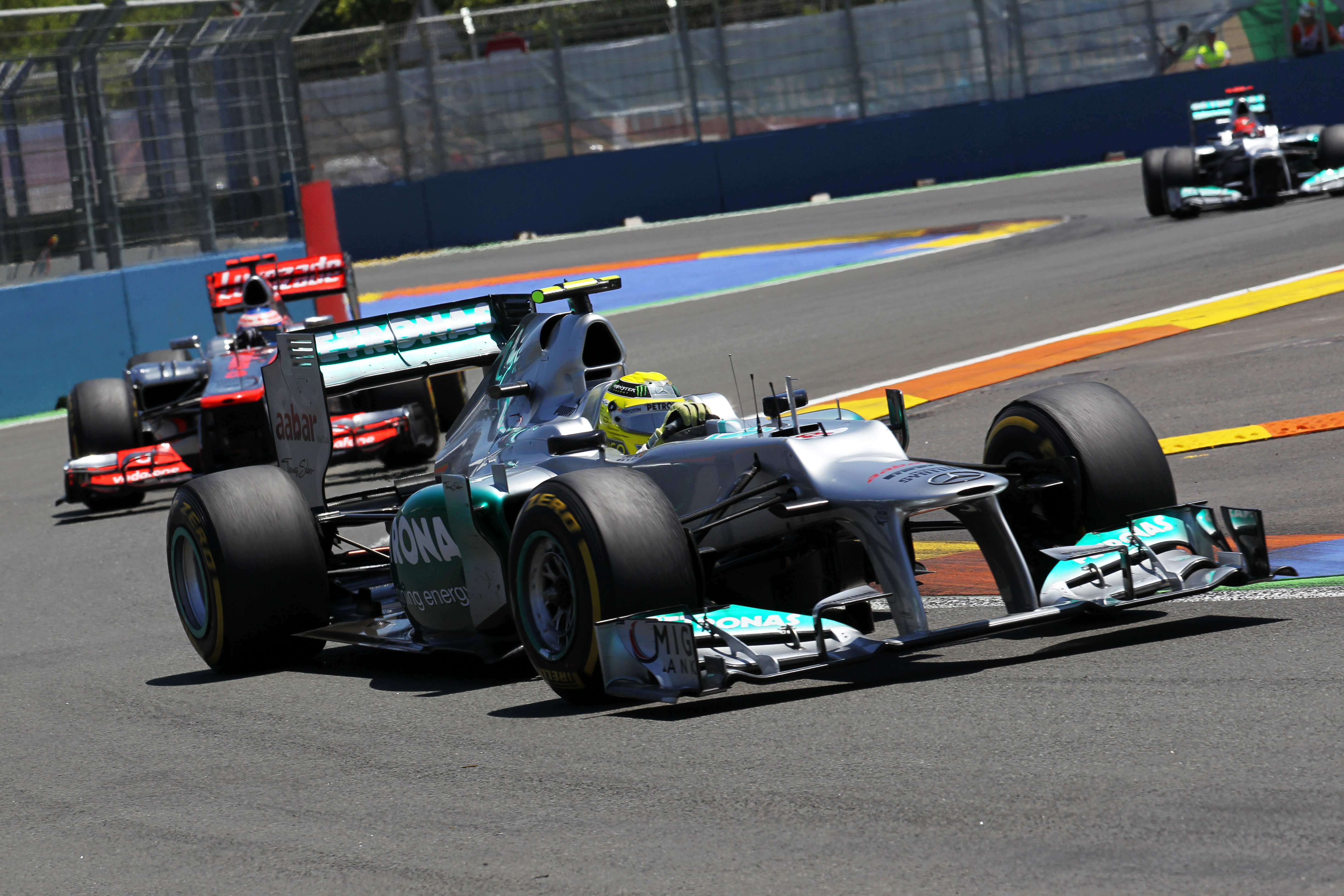Rosberg dankt zesde plaats aan sterke eindsprint
