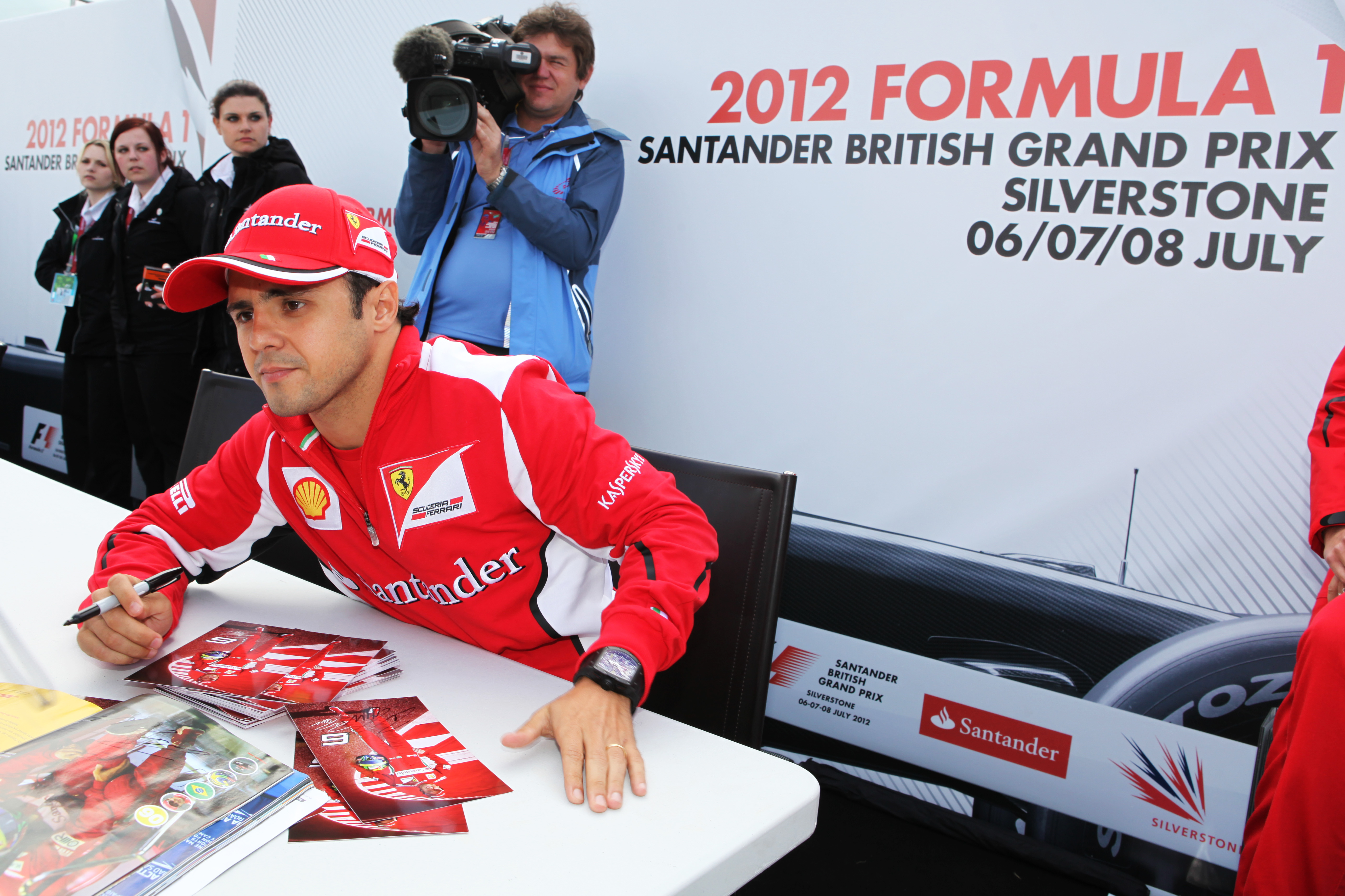 Ferrari maakt geen haast met beslissing over Massa