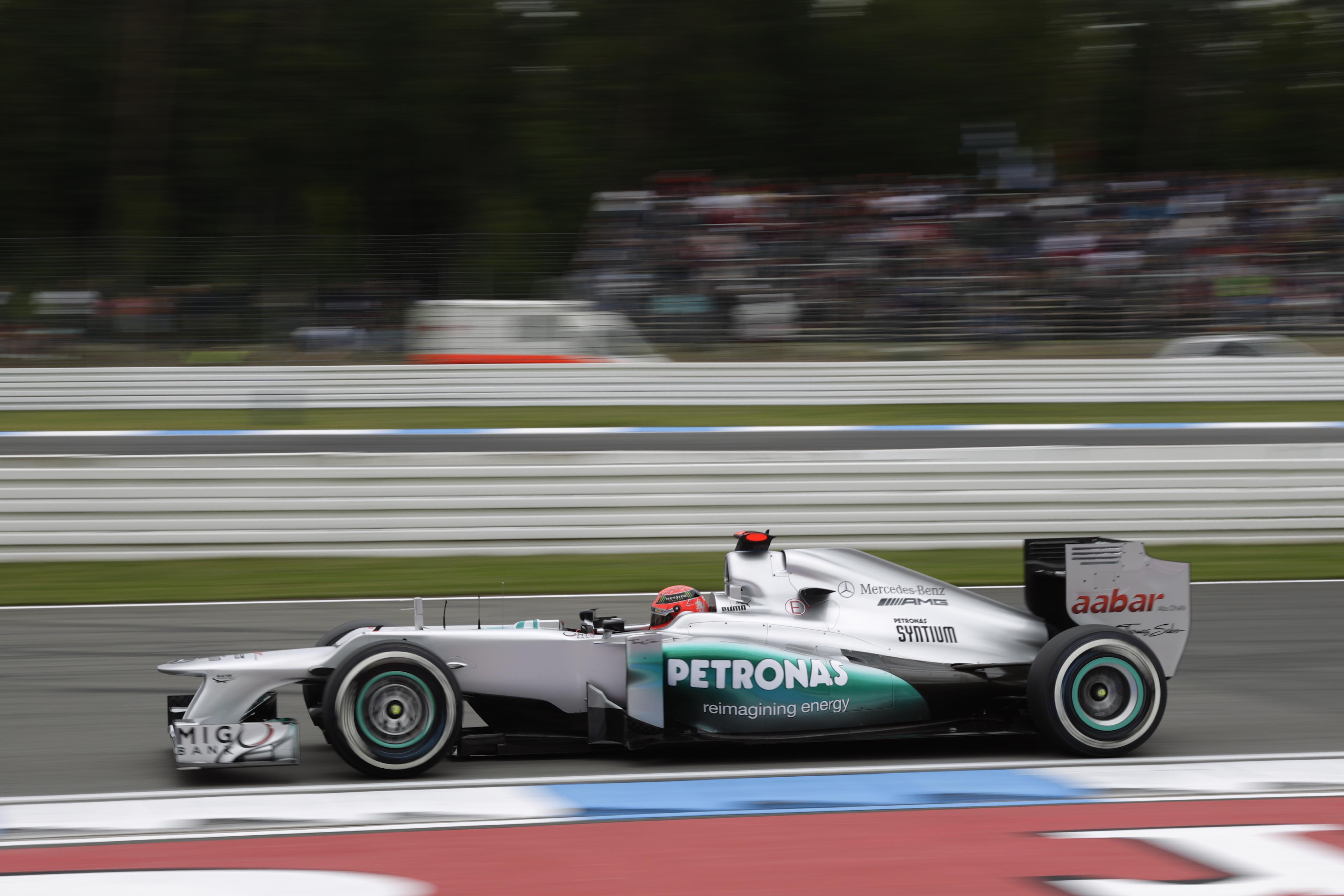 Schumacher en Mercedes denken rustig na over toekomst