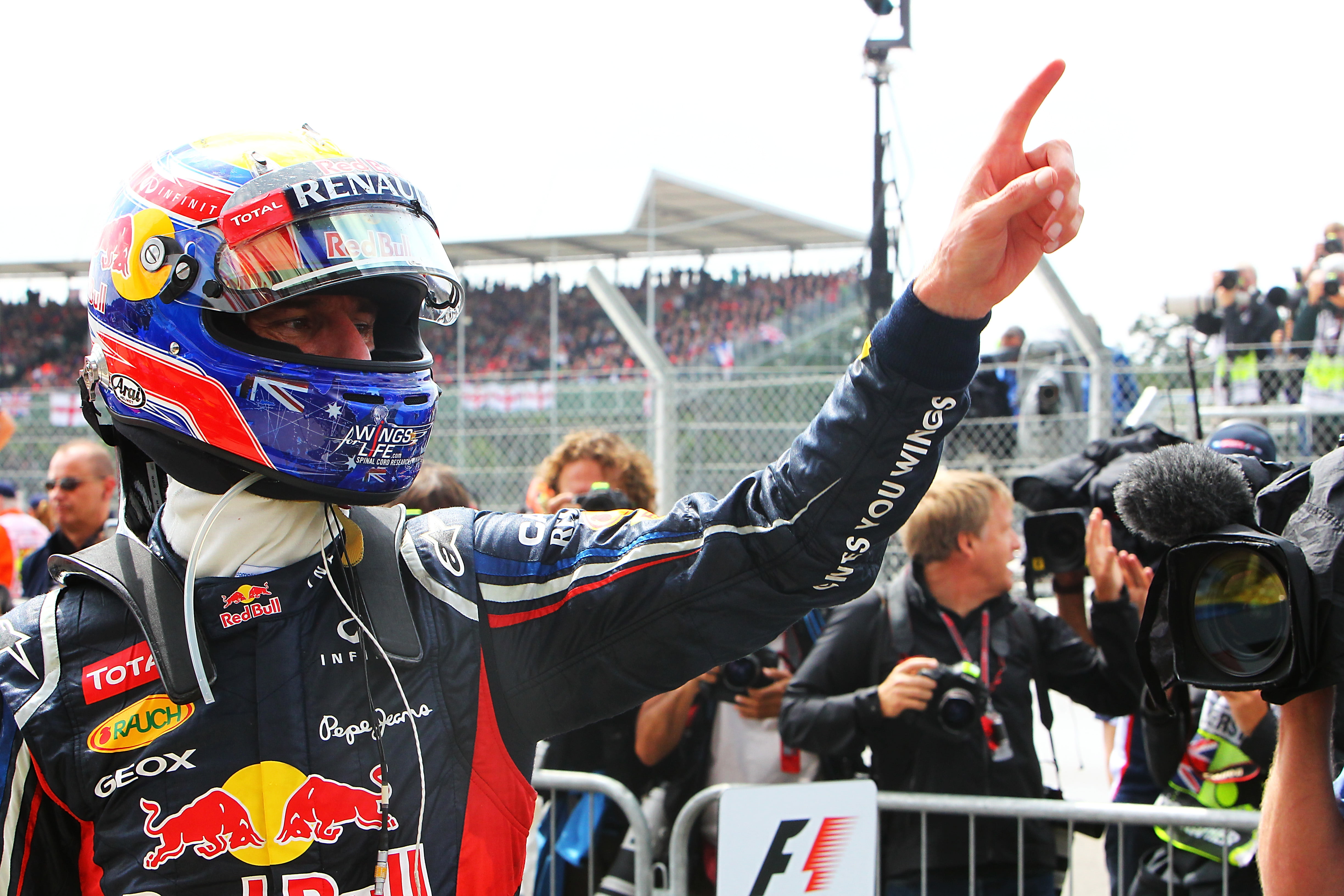 Race: Webber verslaat Alonso in de slotfase