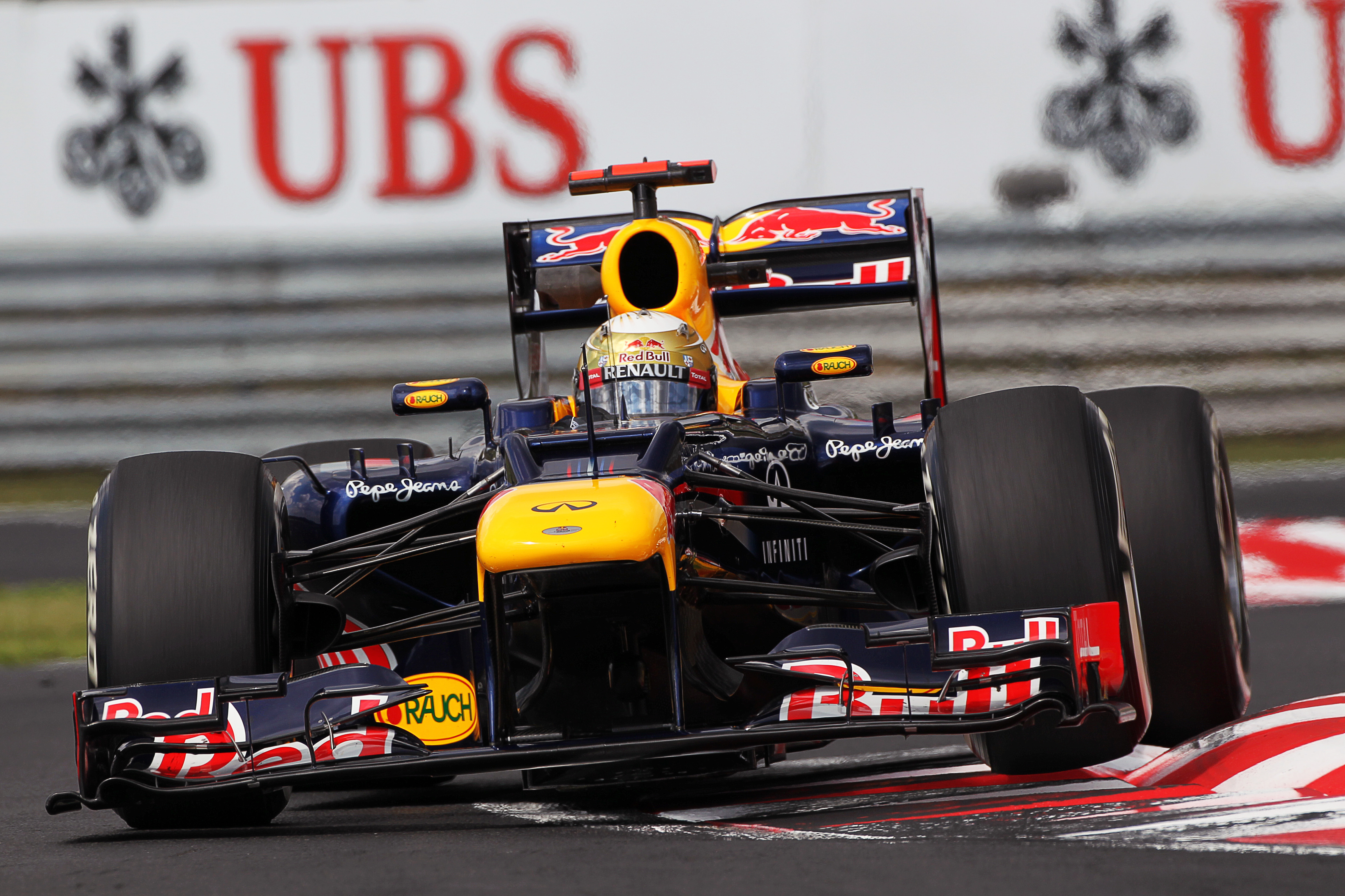 Vettel: ‘Tegenslag maakt Red Bull sterker’