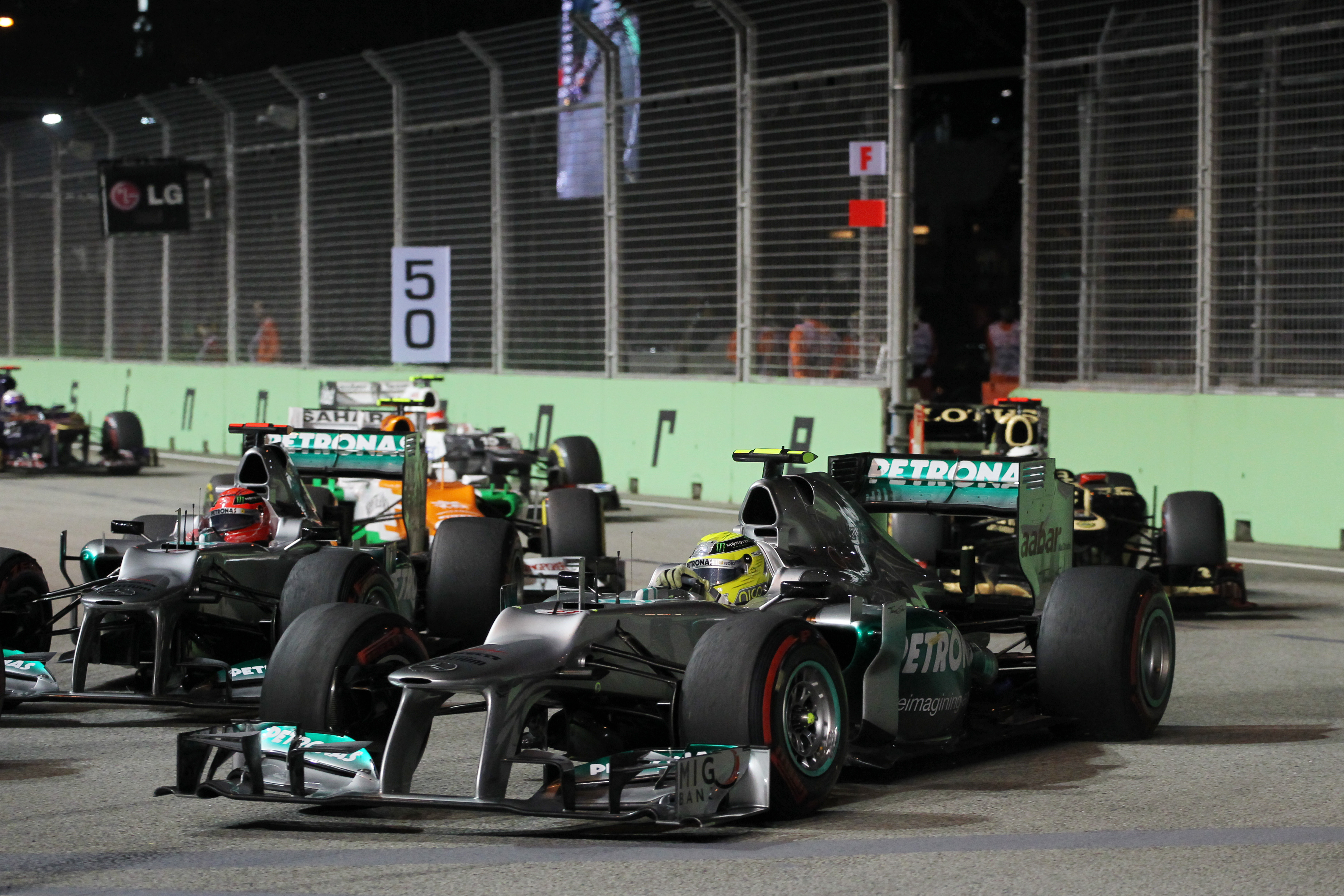 Rosberg profiteert van falende concurrentie
