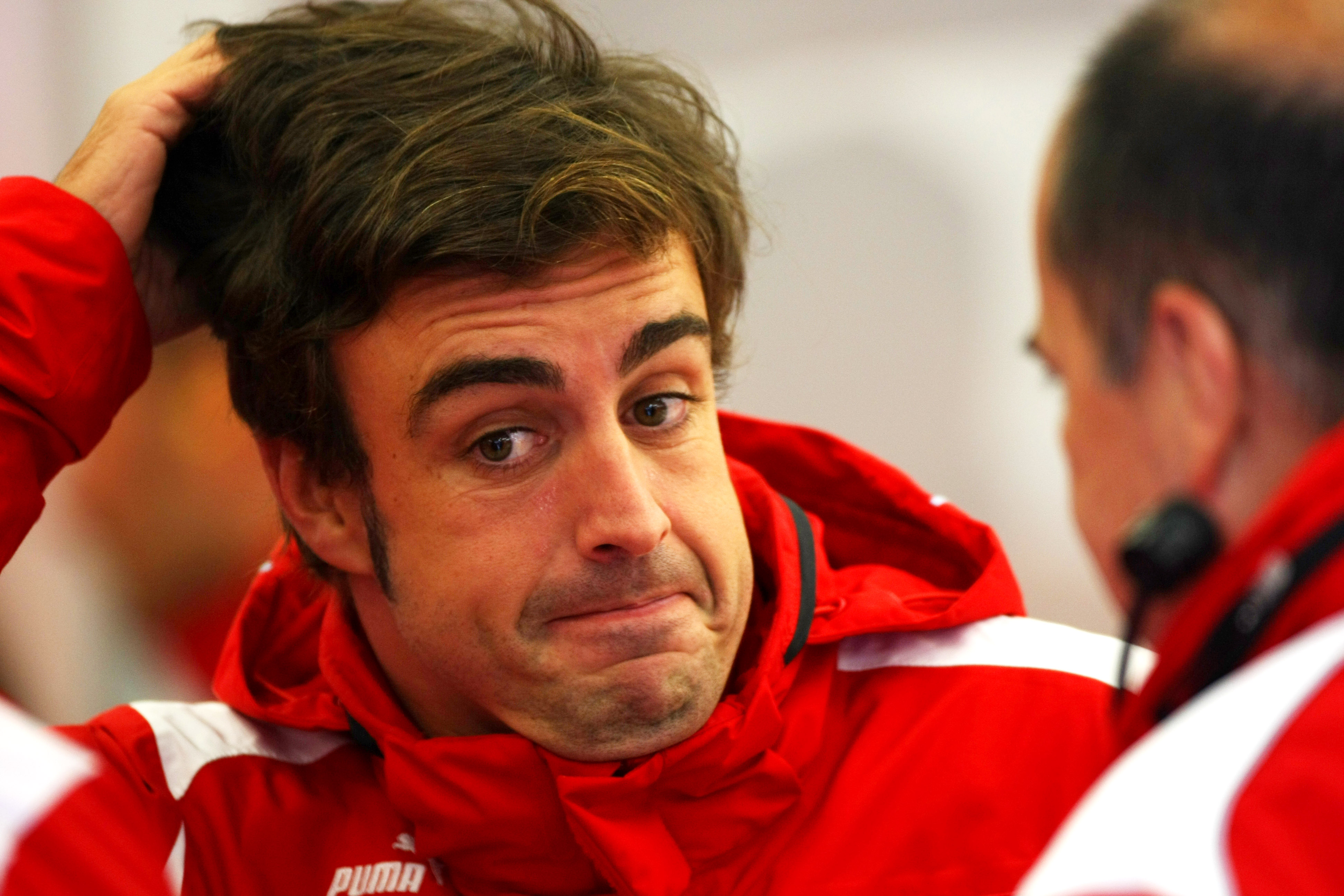 VT3: Alonso snelst op zonnig Spa