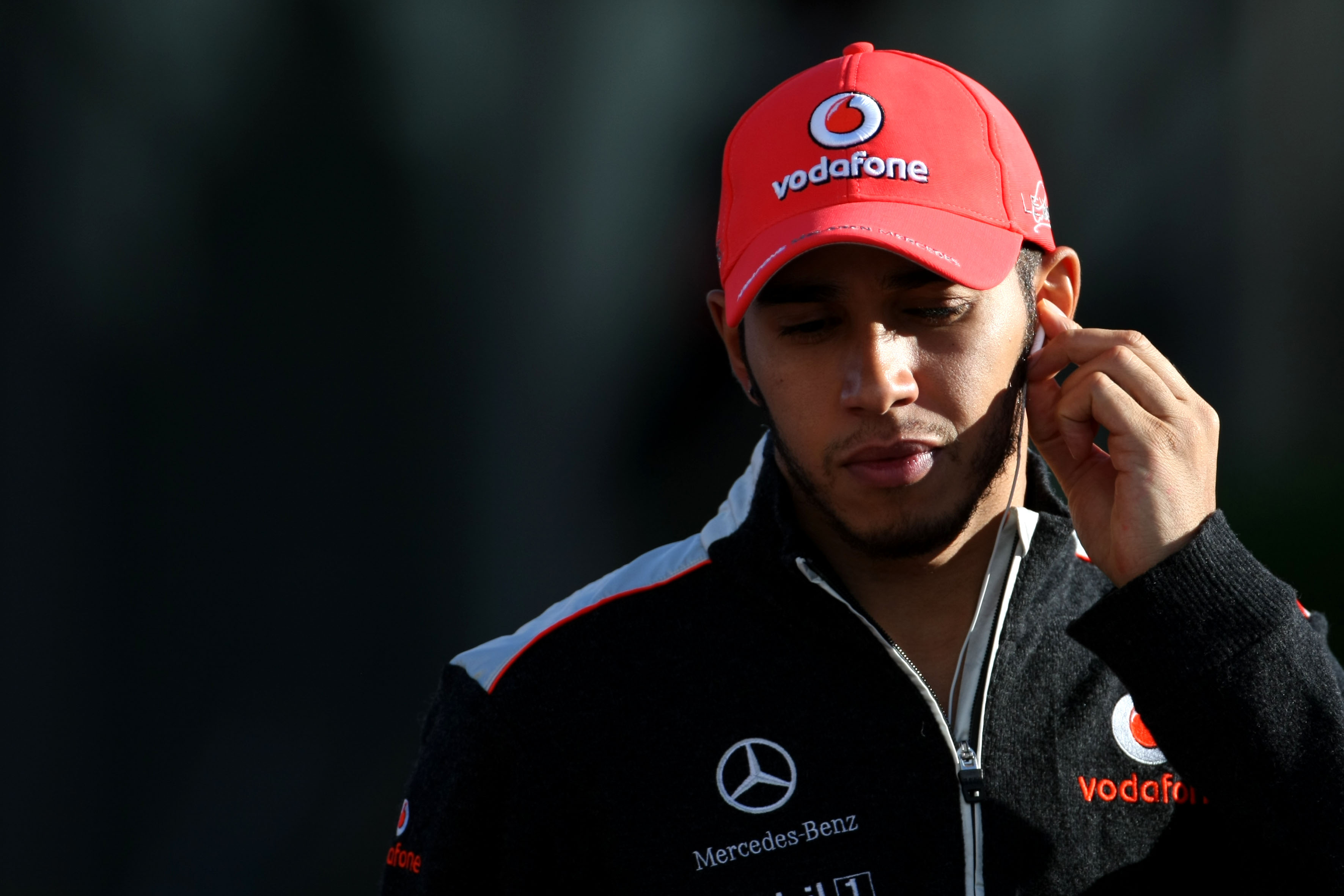 VT1: Hamilton troeft Alonso af