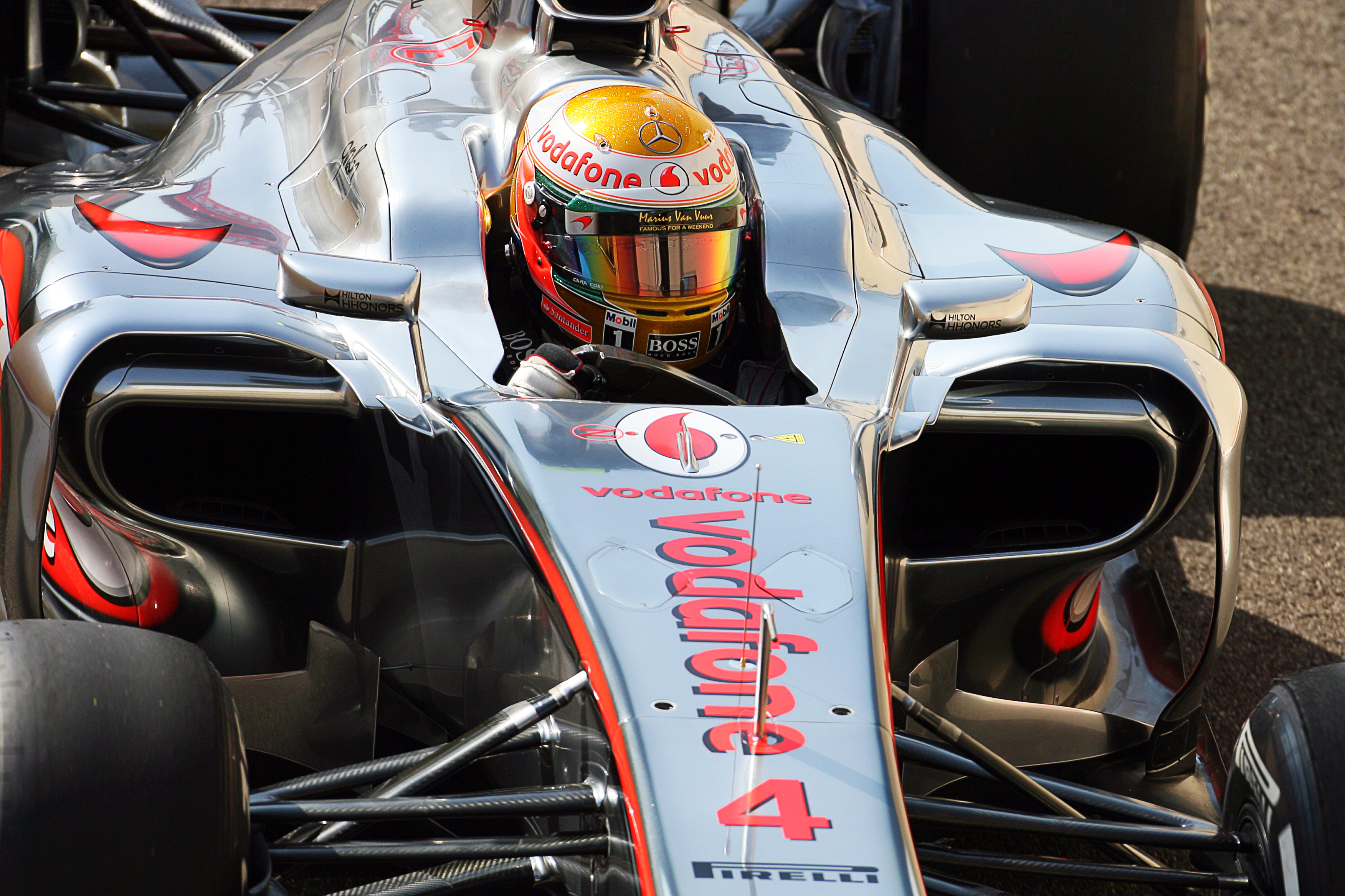 VT1: McLaren aan kop in openingsessie