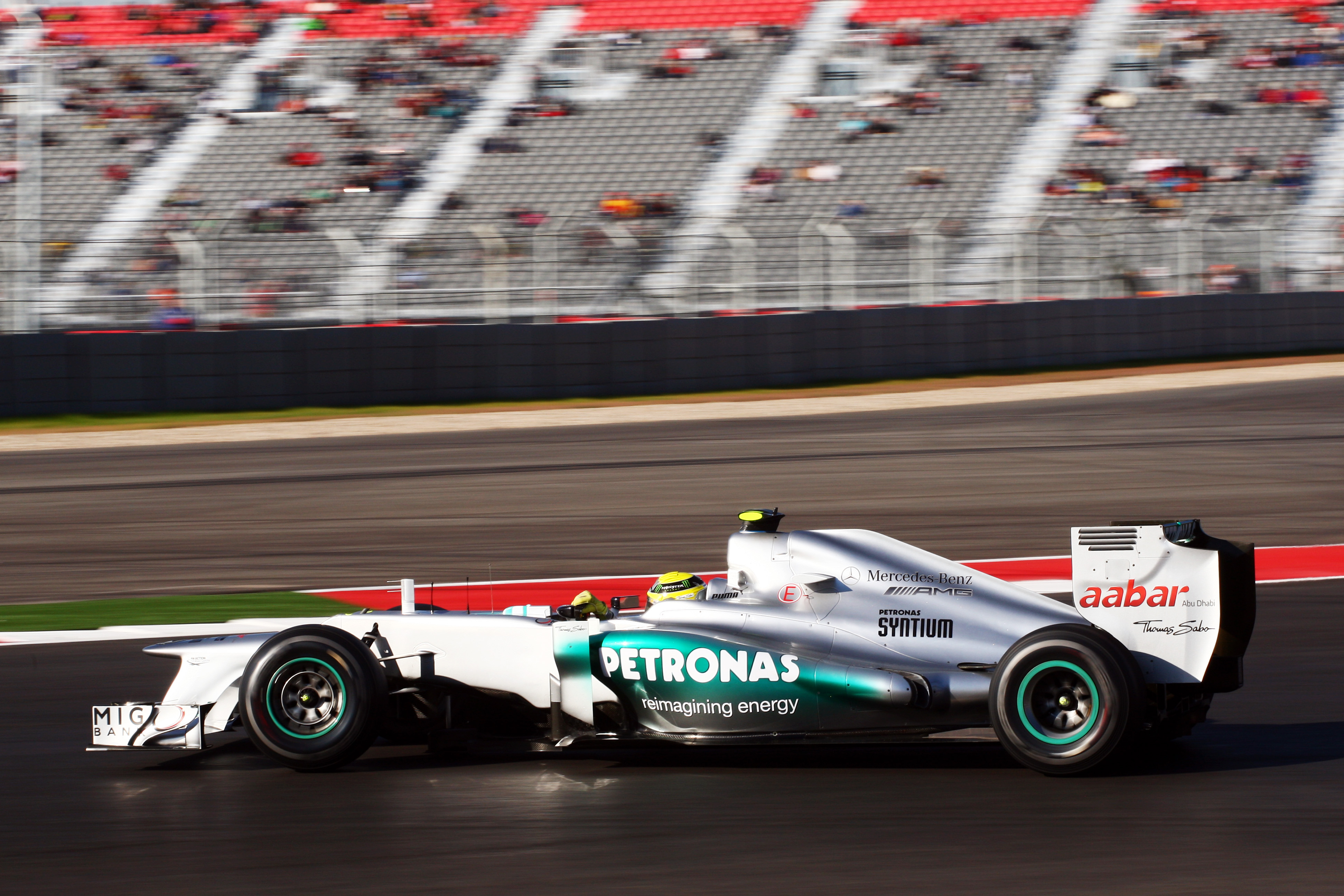 Rosberg komt tekort met oud uitlaatsysteem