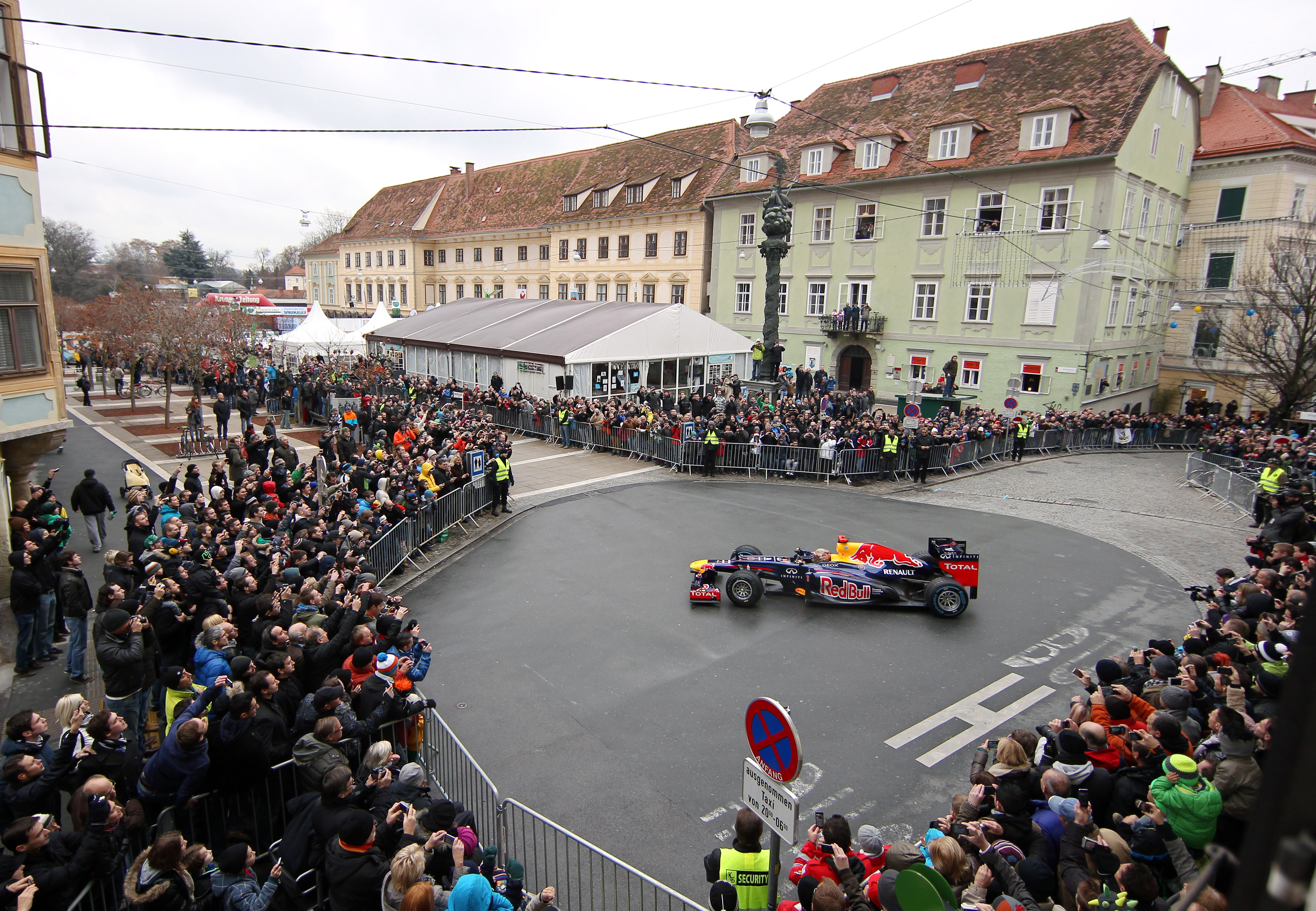 Foto’s: Vettel viert titel in Graz