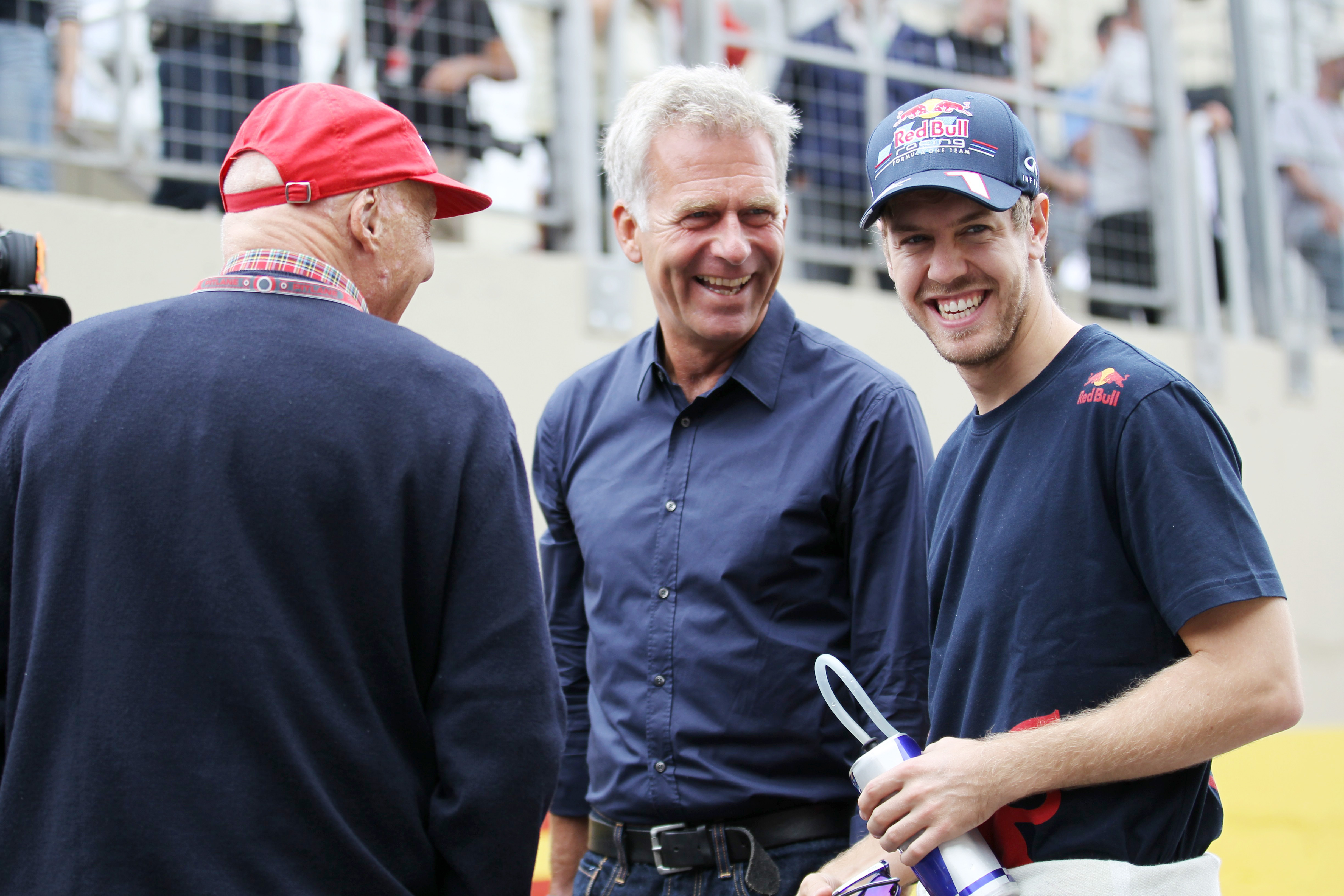 Lauda: ‘Vettel kan ook winnen in andere auto’