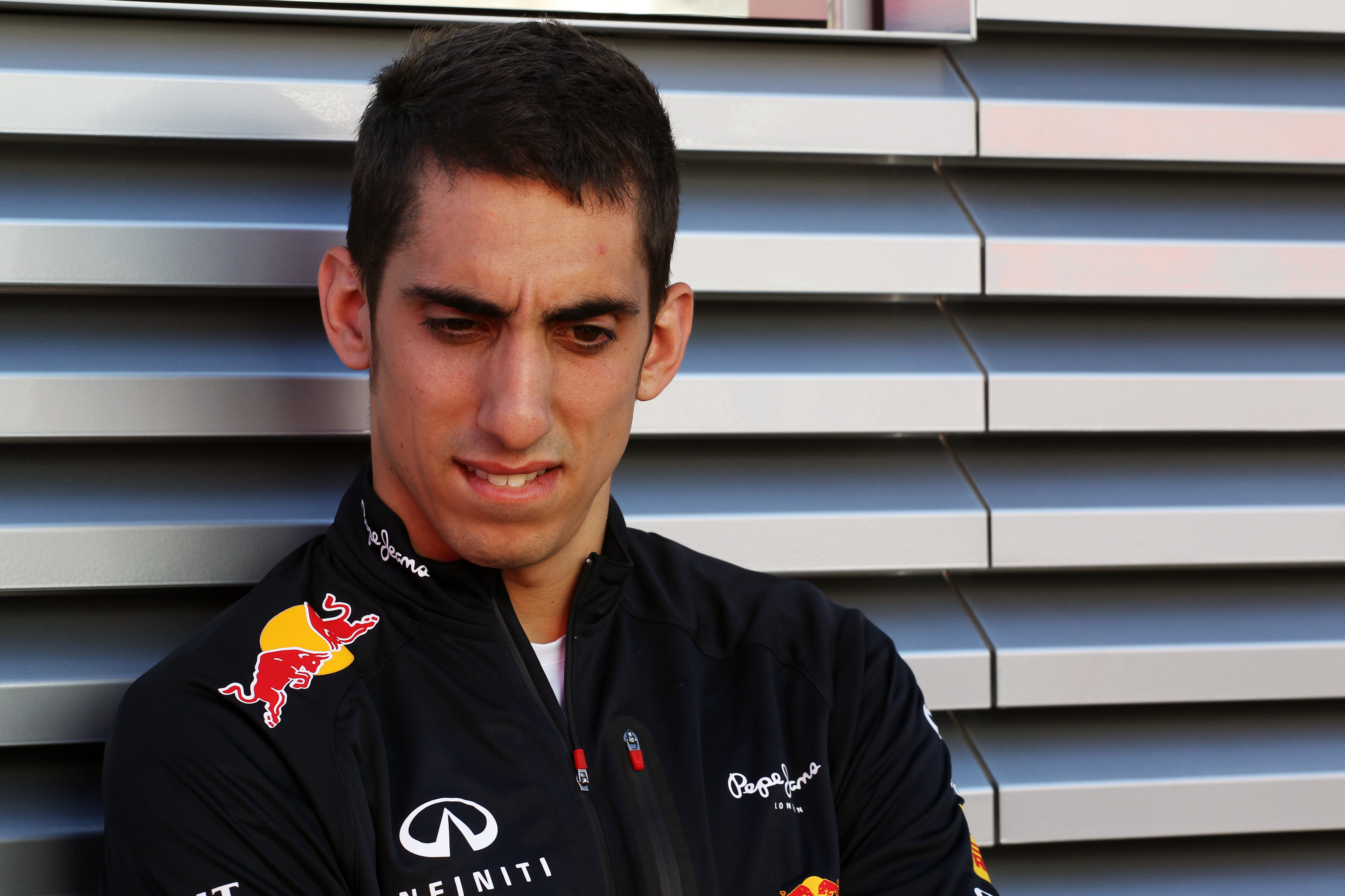 Buemi blijft als derde man bij Red Bull