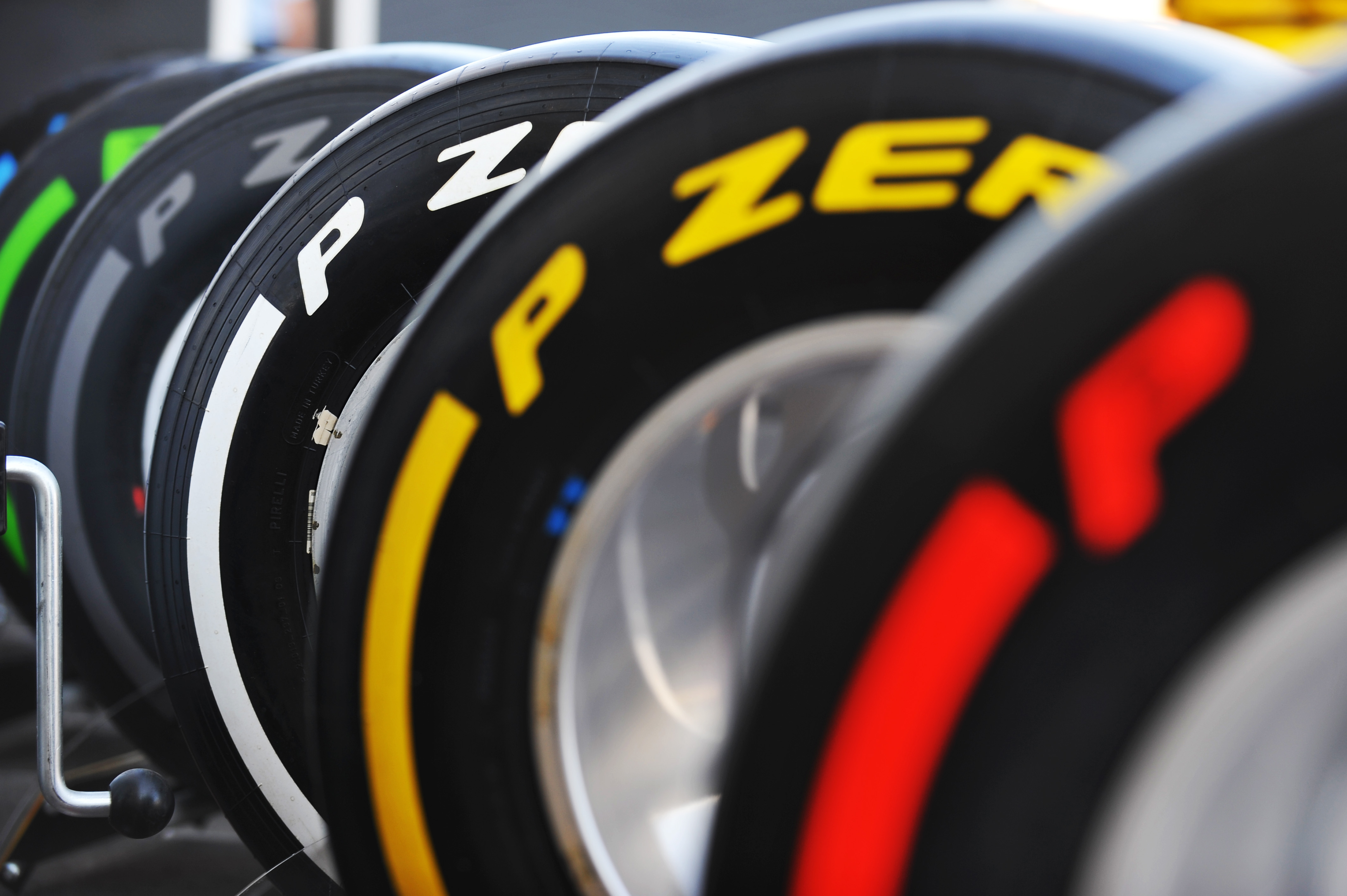 Pirelli-banden halve seconde sneller in 2013