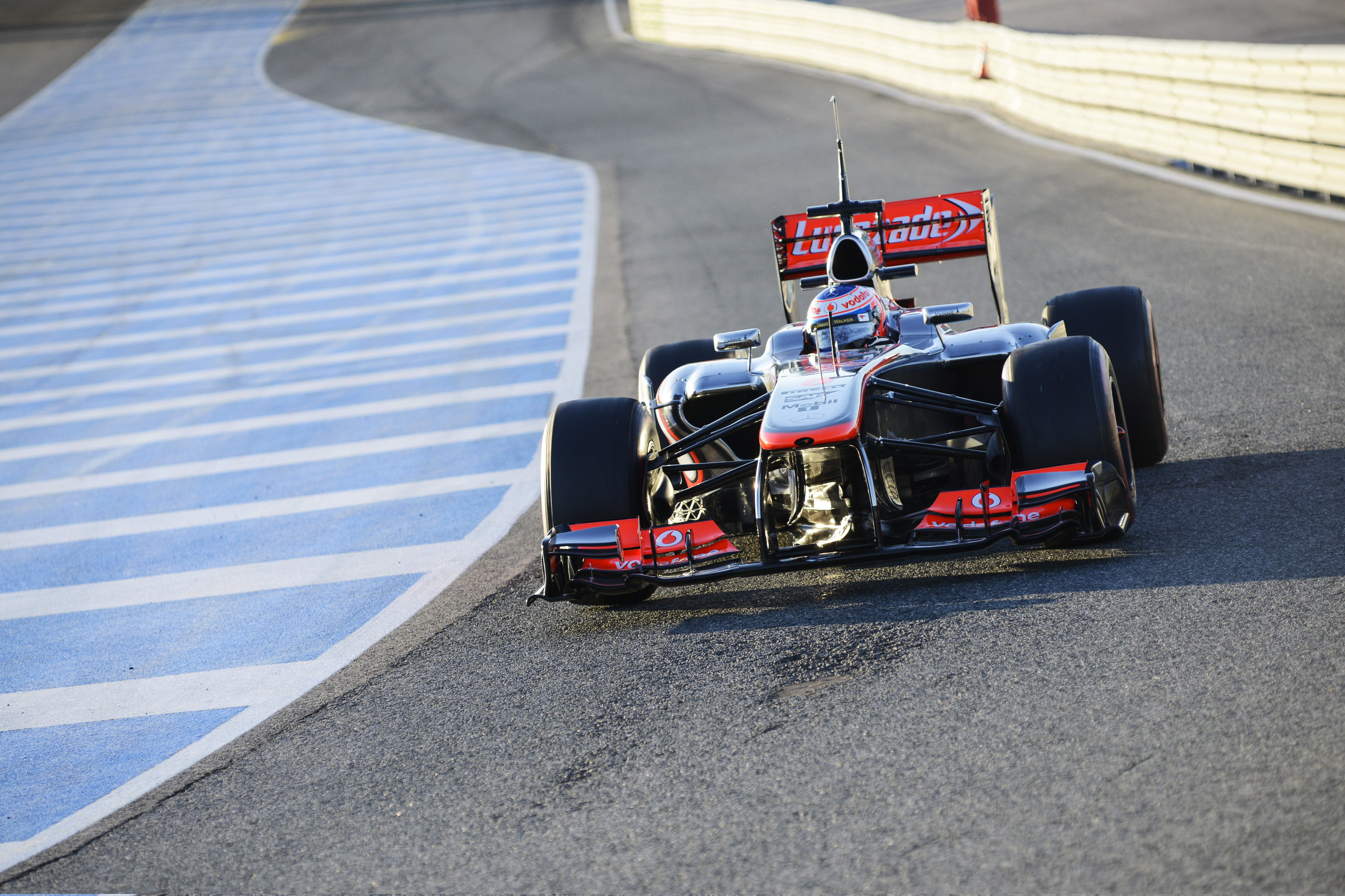 Testdag 1 Jerez – Button klokt snelste tijd