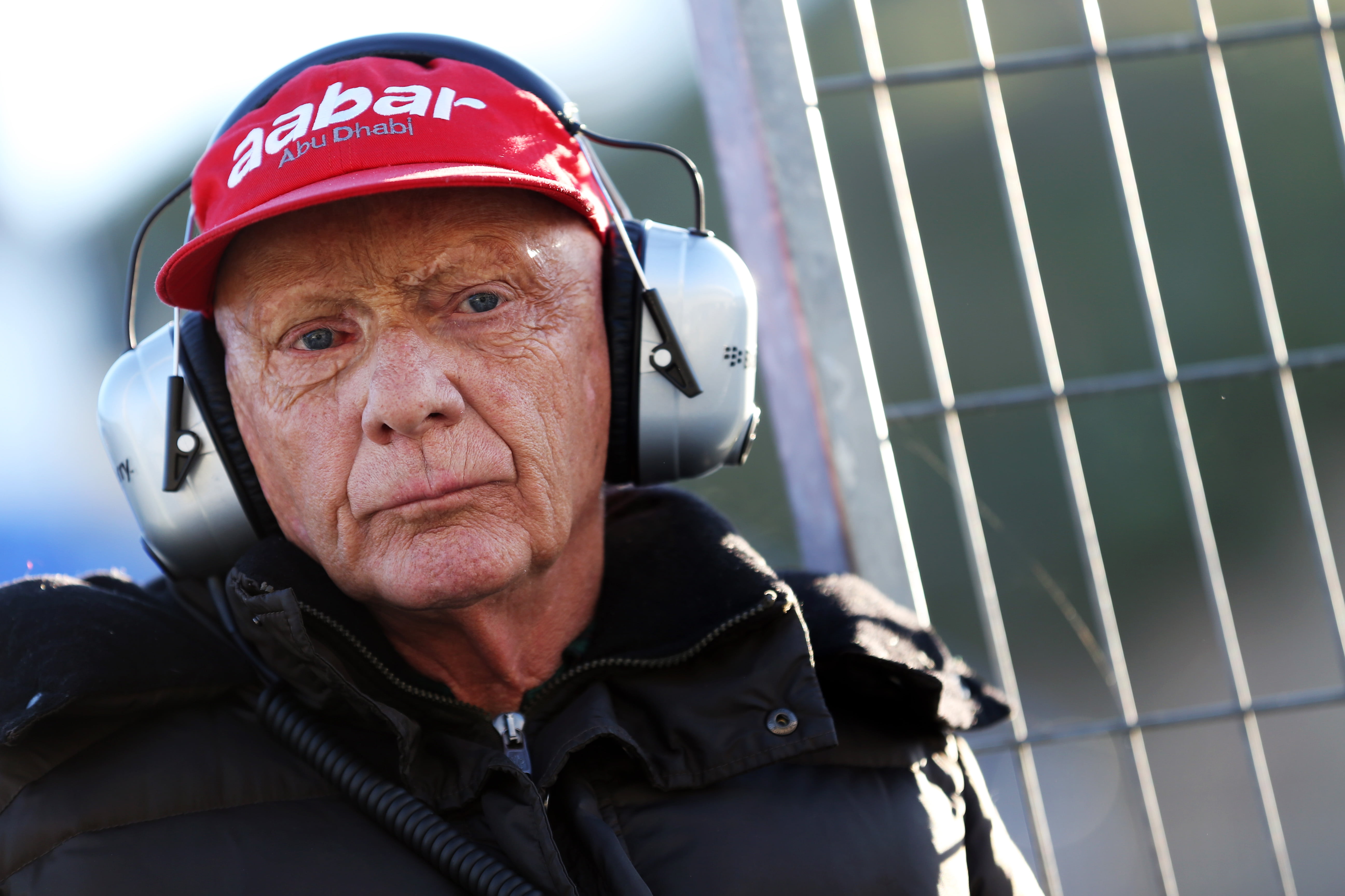 Lauda: ‘Mercedes kan met de top drie meedoen’