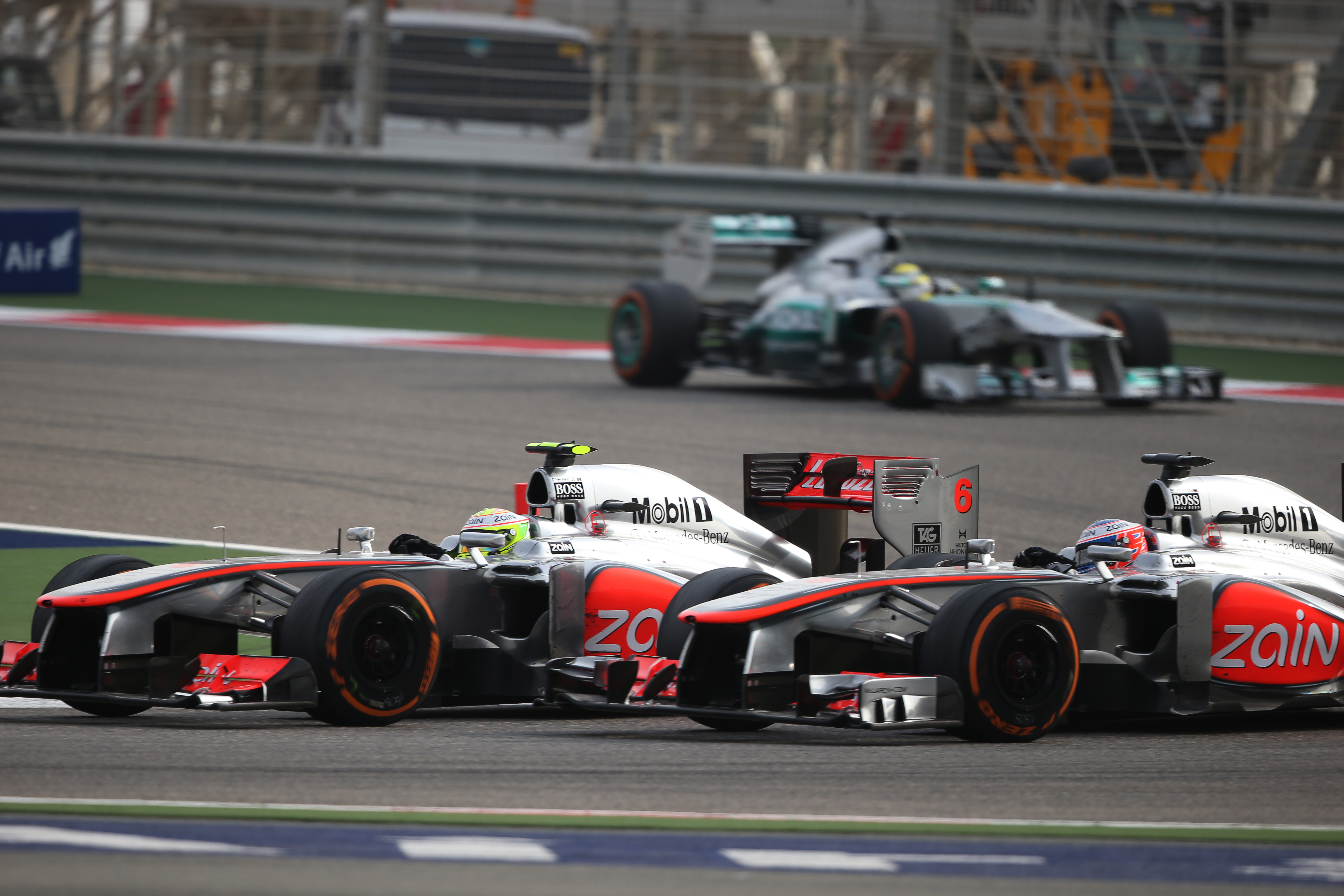 McLaren-rijders bakkeleien verder