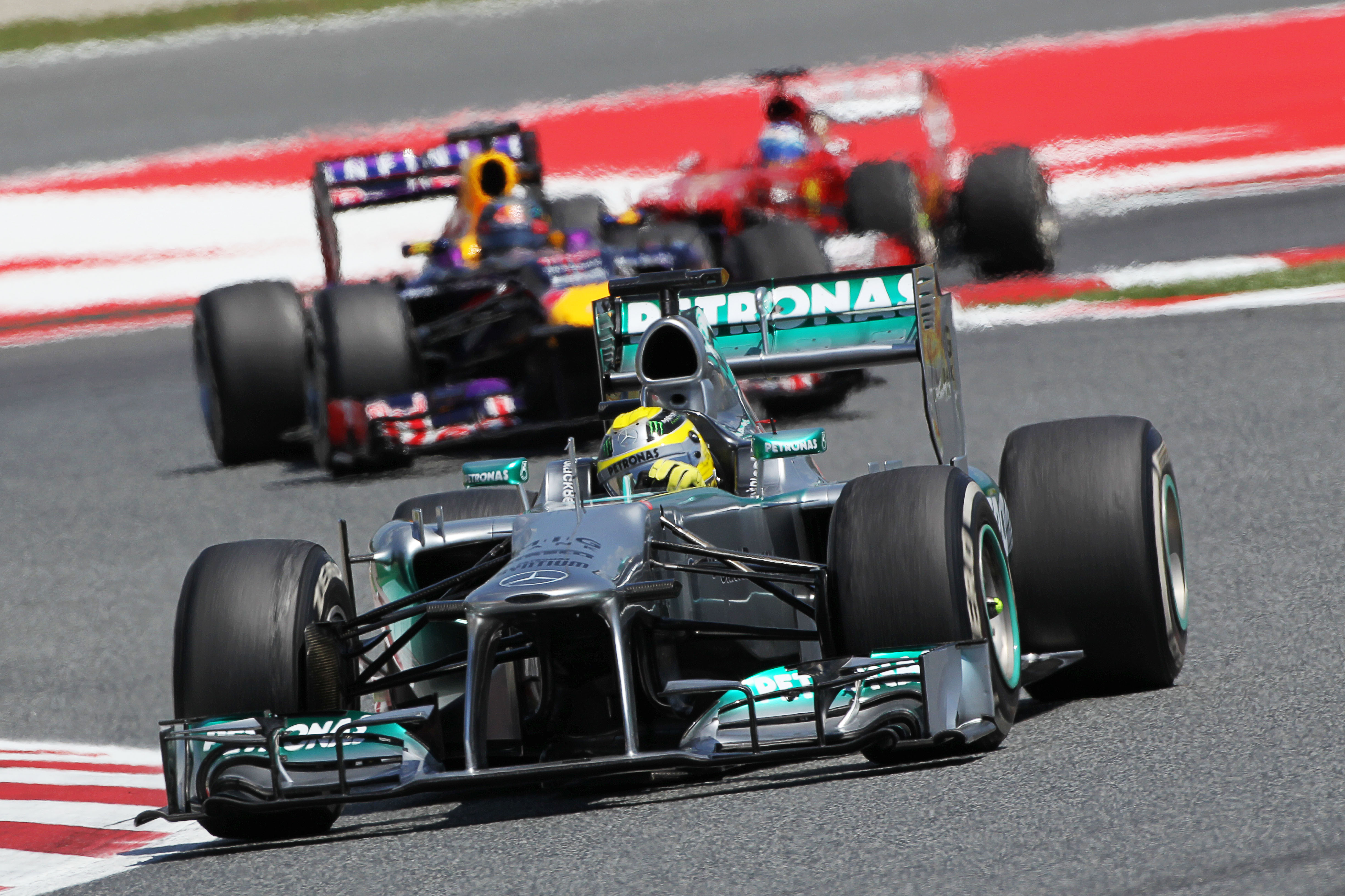 Rosberg zakt weer terug