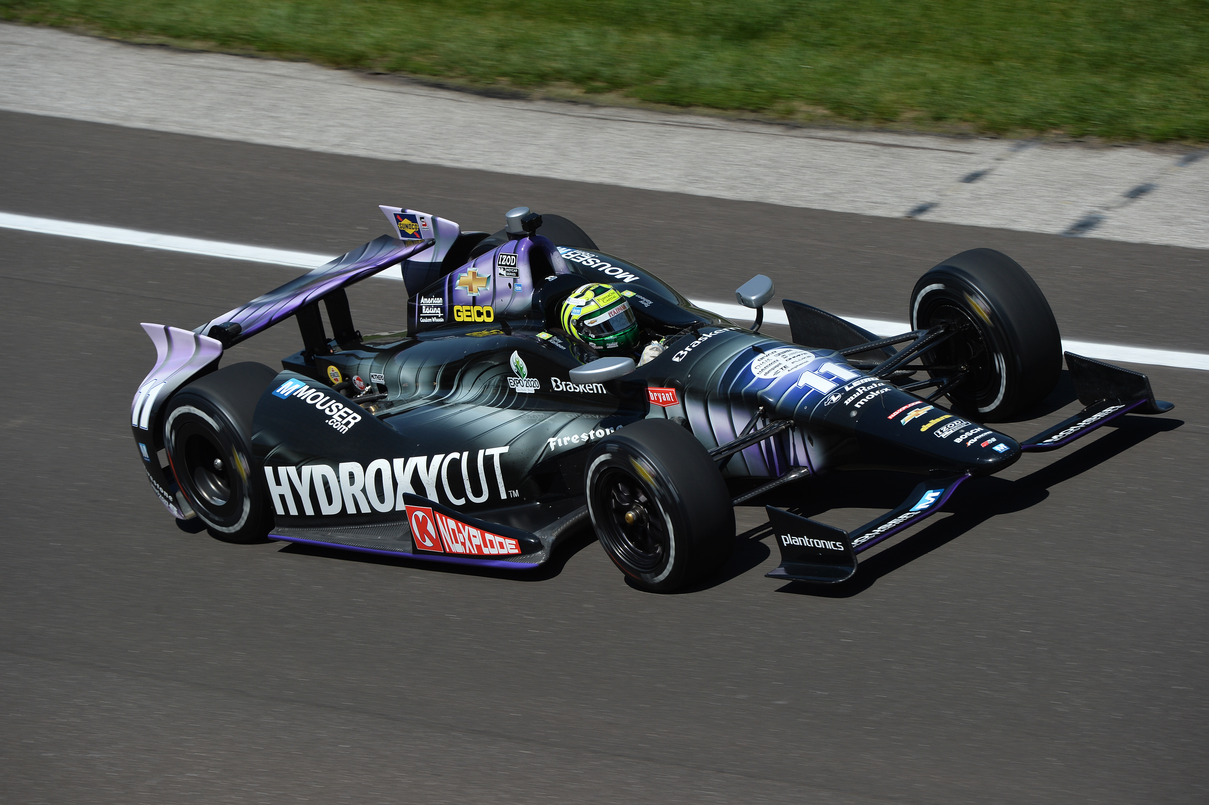 Tony Kanaan wint eindelijk de Indy 500