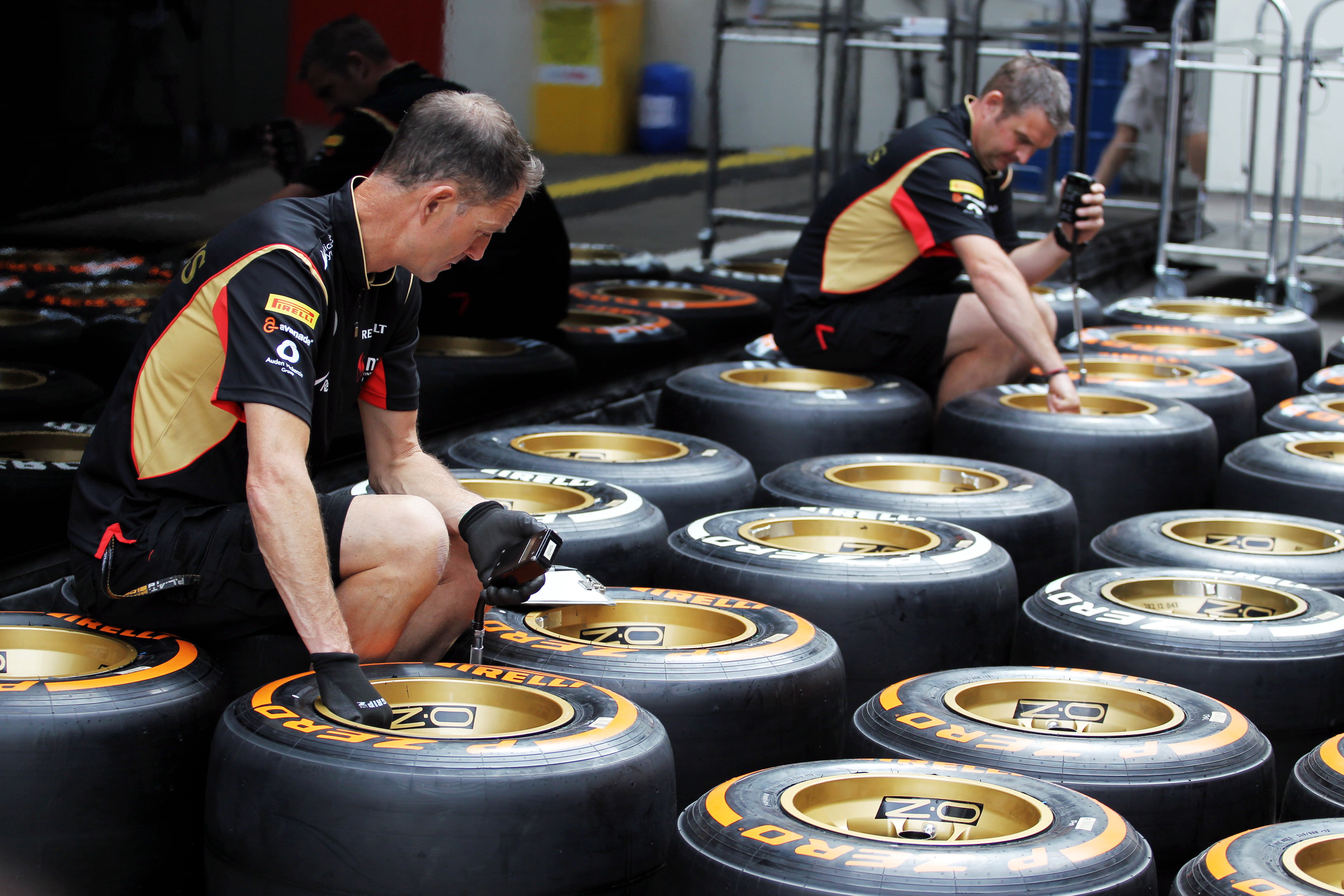 Weblog: Gezeur over Pirelli