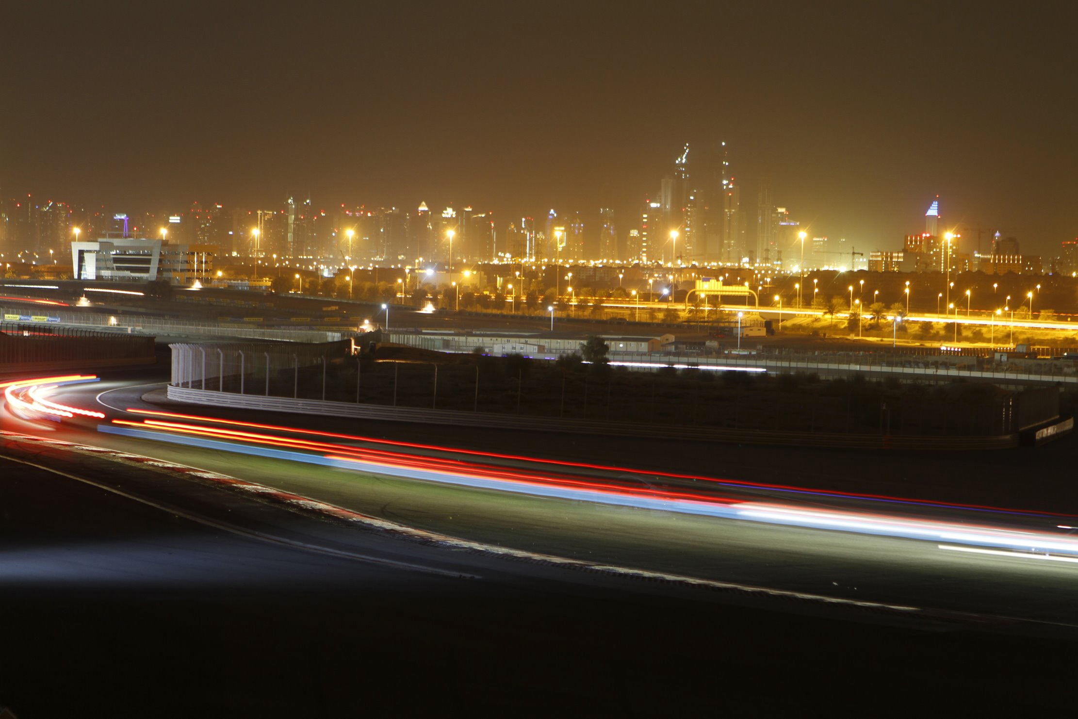 Dubai Autodrome wil graag Formule 1-test