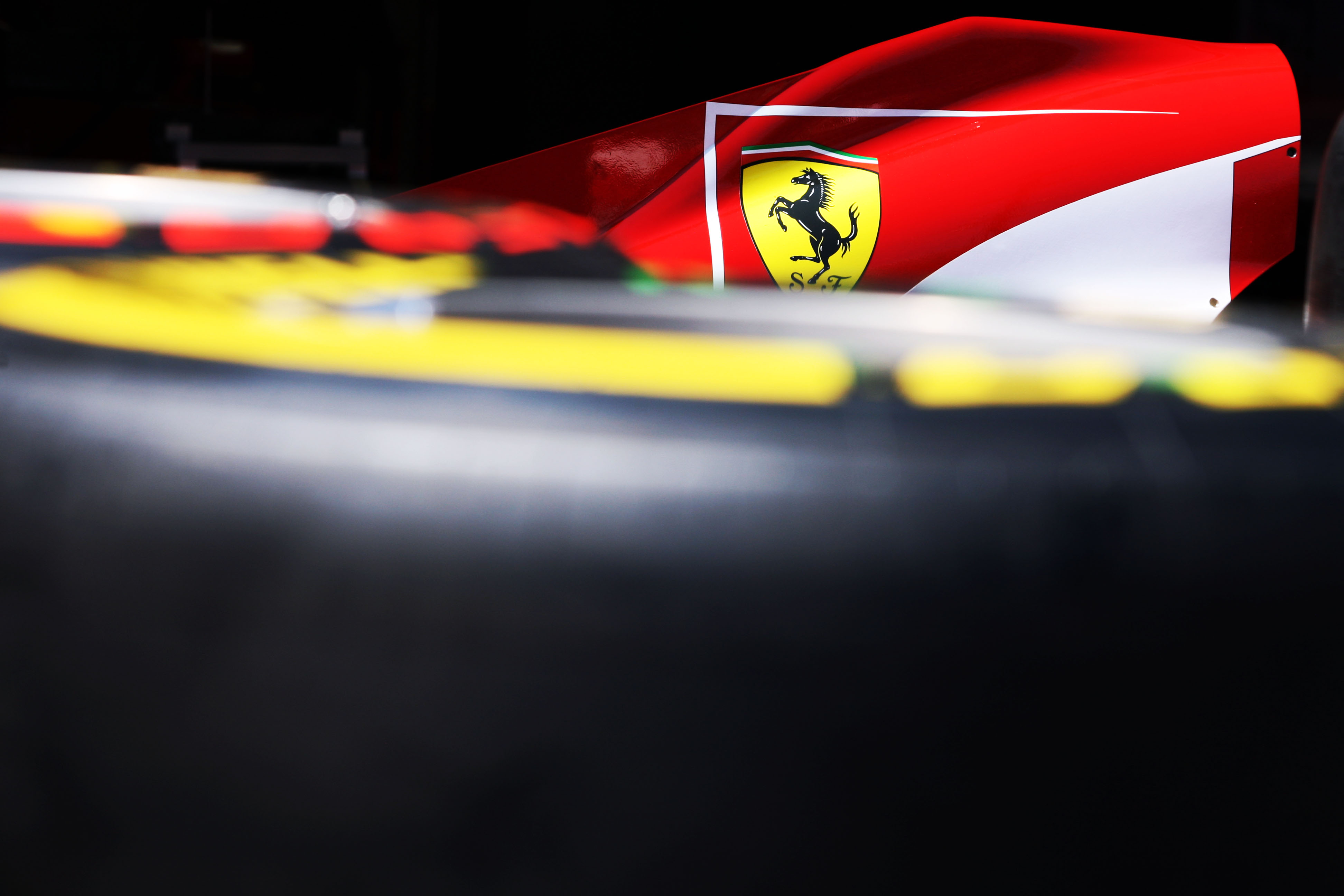 Ook Ferrari onder vergrootglas inzake bandentest
