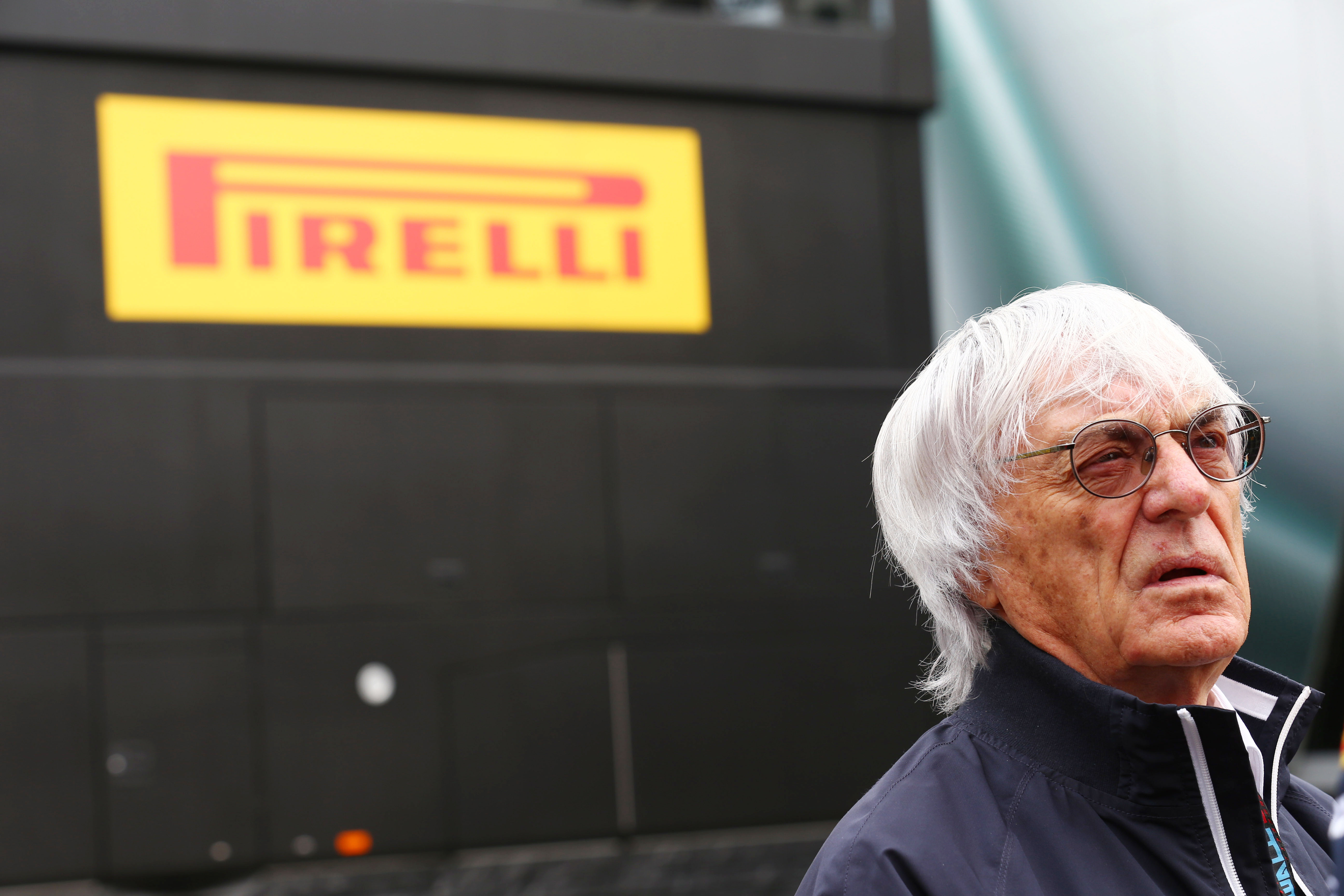 Ecclestone: ‘We hebben een contract met Pirelli’