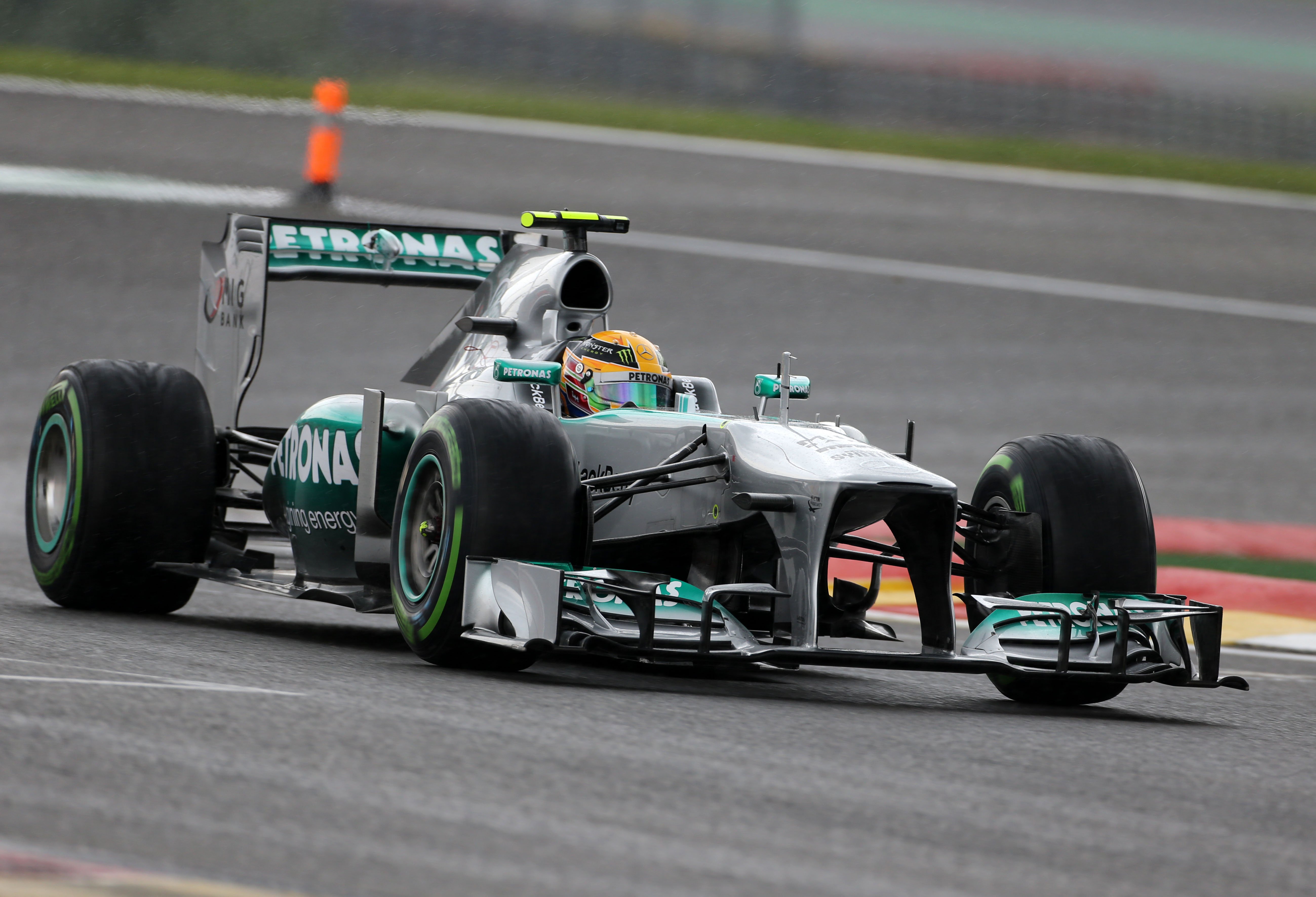 Kwalificatie: Hamilton pakt pole in regenroulette